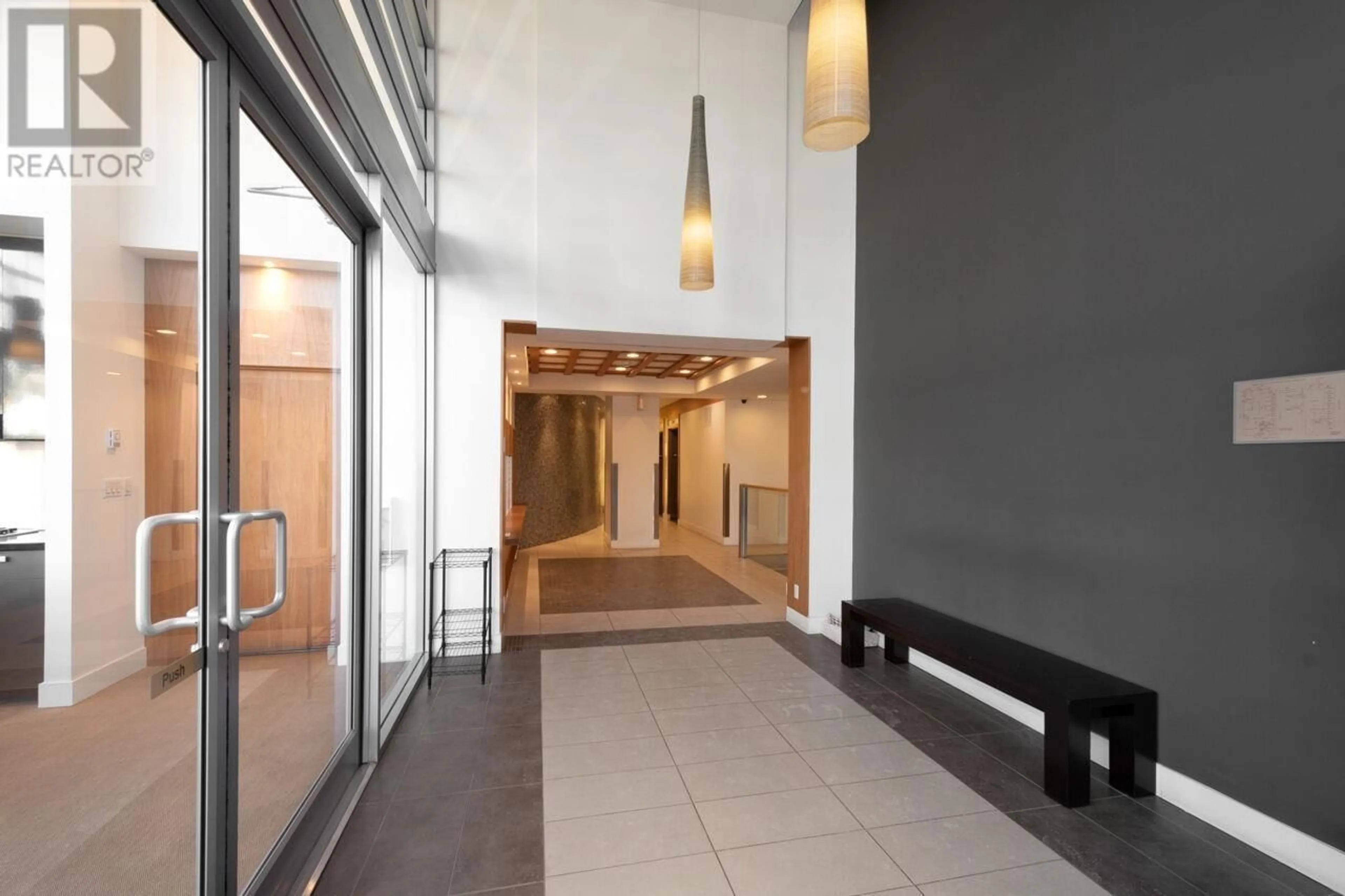 Indoor foyer for 701 - 1530 8TH AVENUE, Vancouver British Columbia V6J5M6