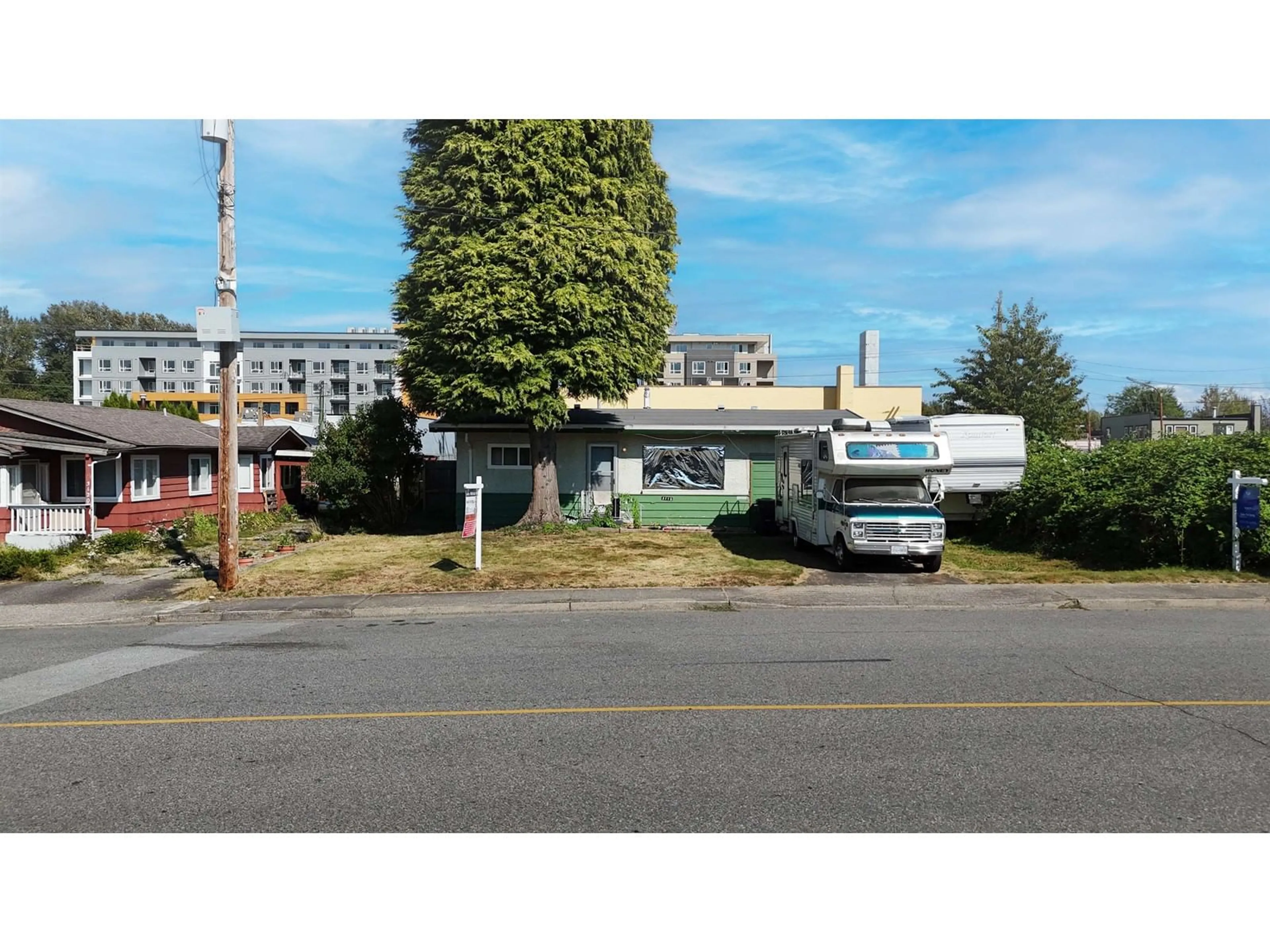 A pic from outside/outdoor area/front of a property/back of a property/a pic from drone, street for 3112 271, Langley British Columbia V4W3H7