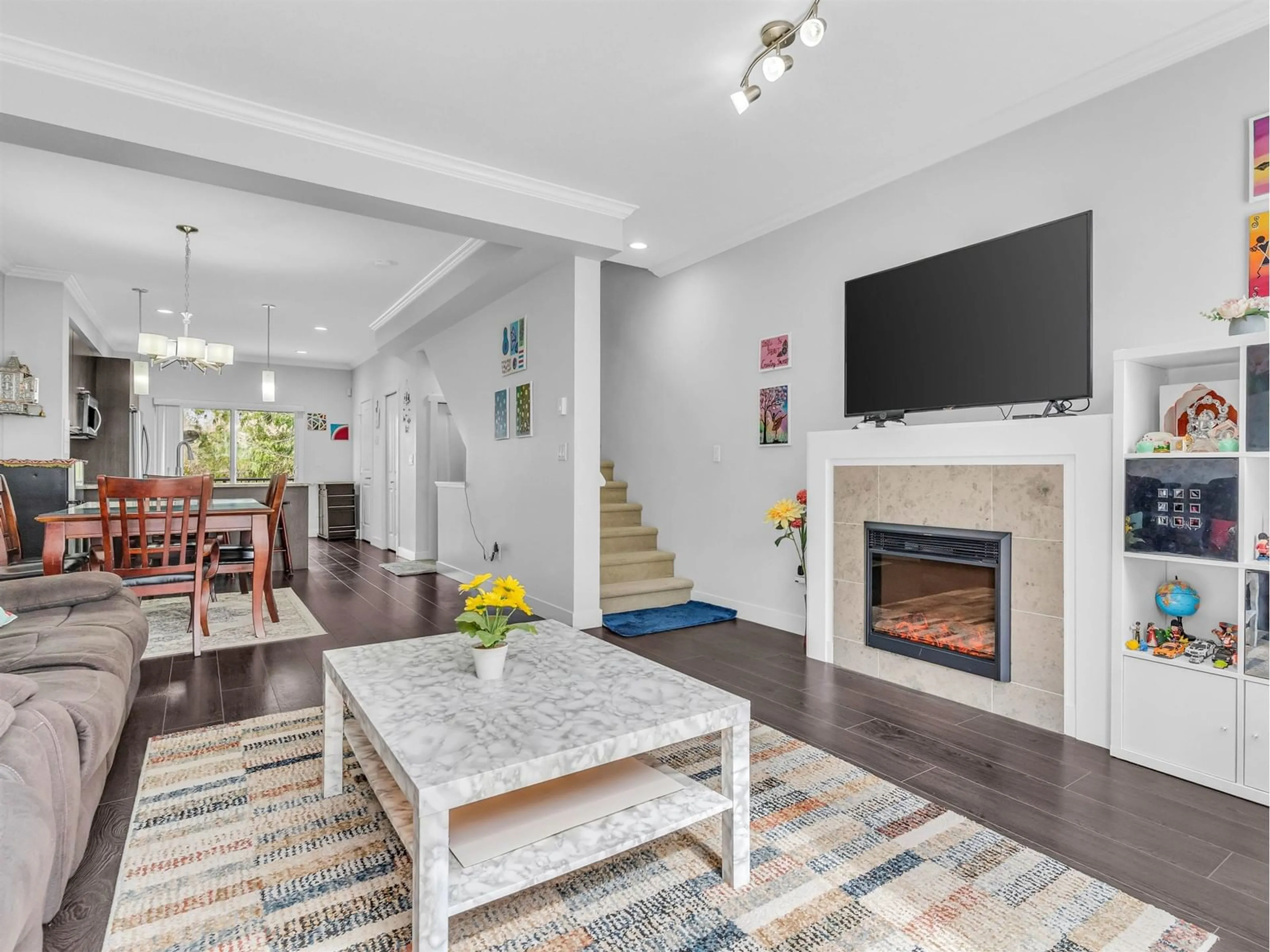 Living room with furniture, unknown for 61 - 5888 144, Surrey British Columbia V3Z0E3