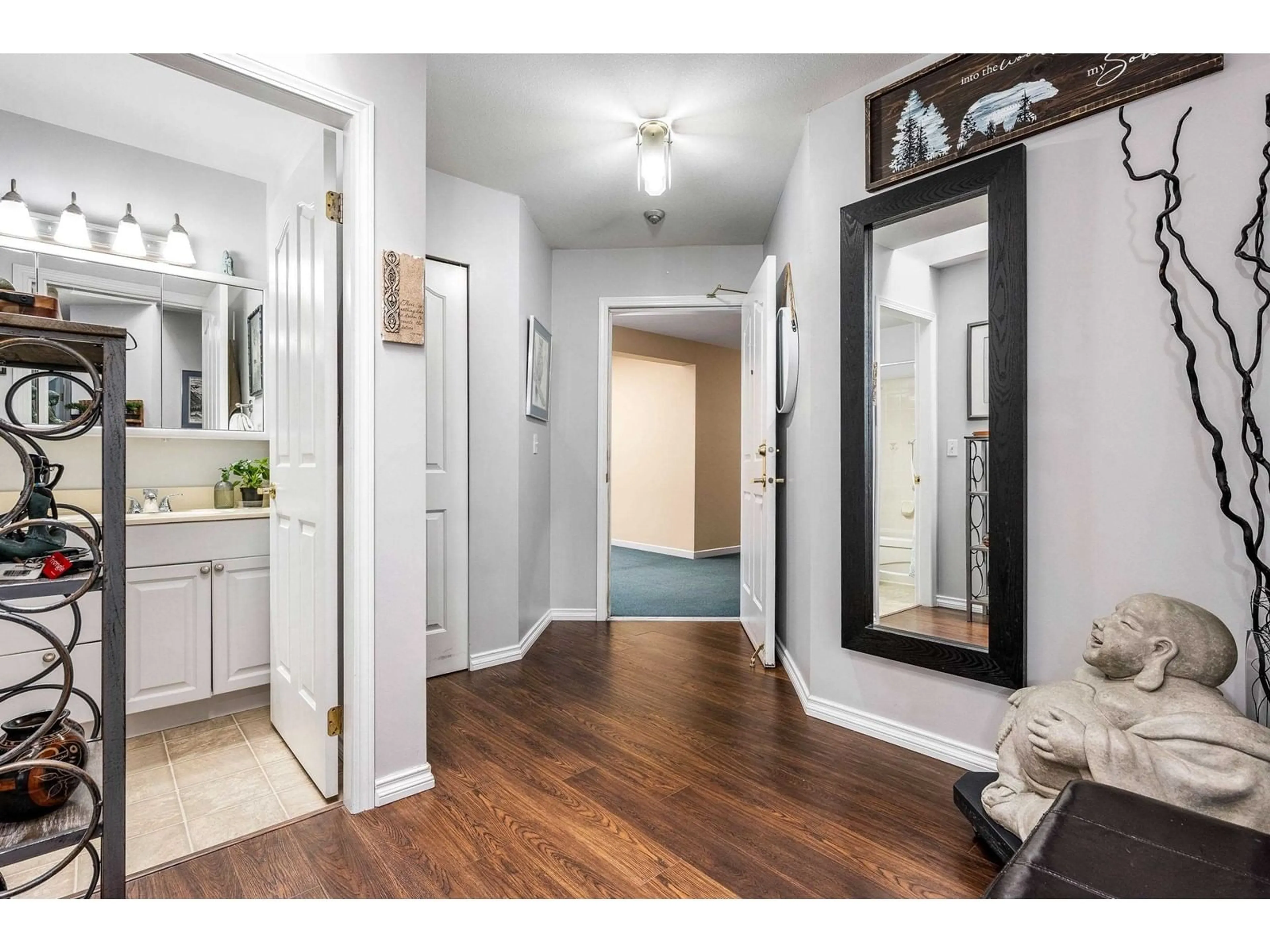 Indoor entryway for 310 - 45660 KNIGHT ROAD, Chilliwack British Columbia V2R2X4
