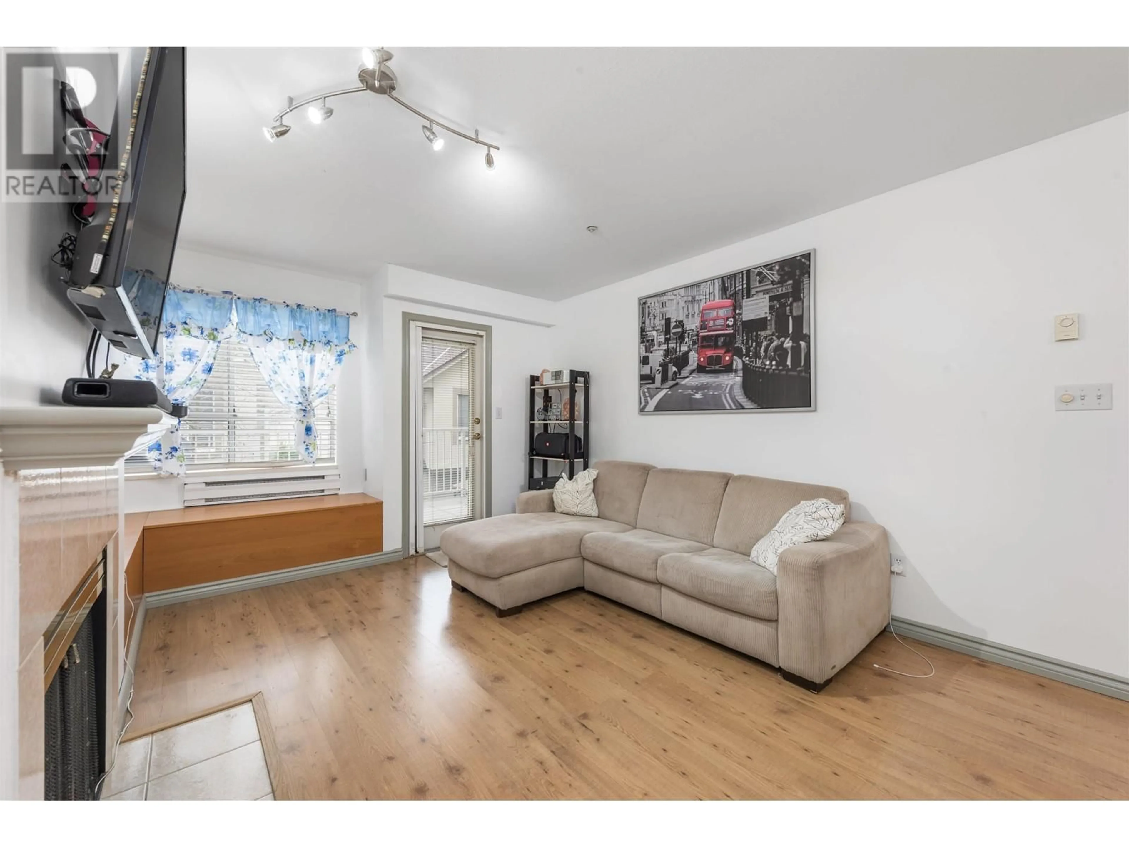 Unknown for 115 - 3400 MARINE DRIVE, Vancouver British Columbia V5S4P8