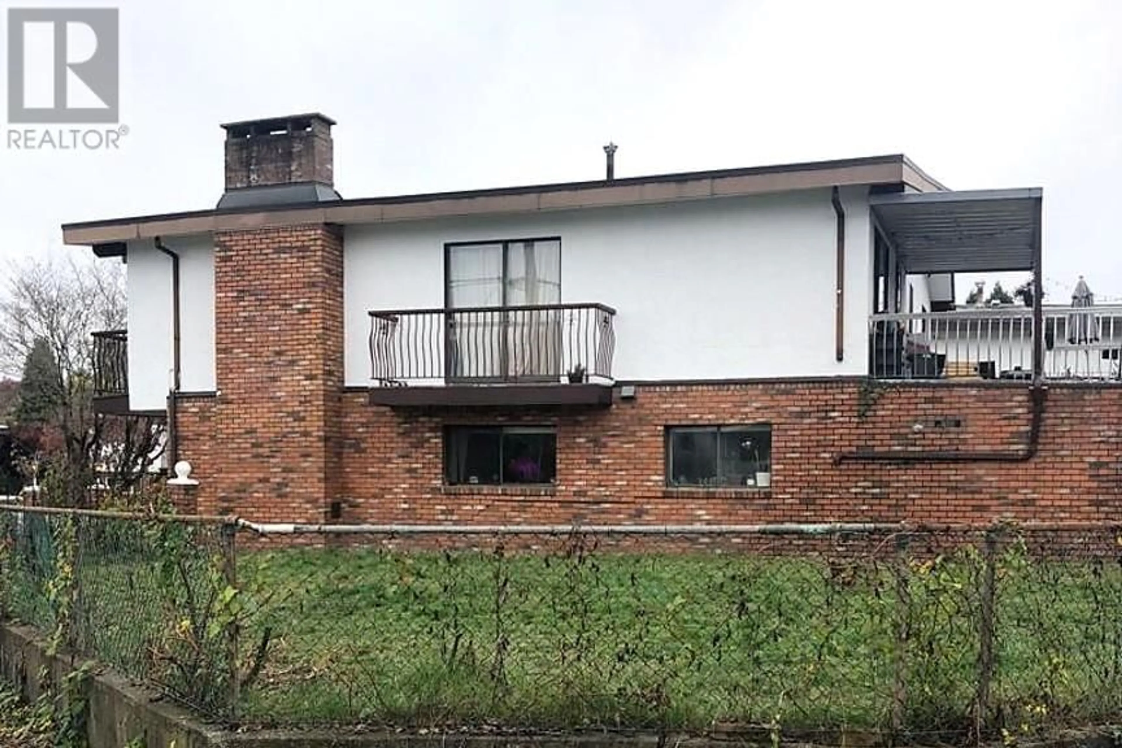 A pic from outside/outdoor area/front of a property/back of a property/a pic from drone, street for 3261 WANETA PLACE, Vancouver British Columbia V5M3H7