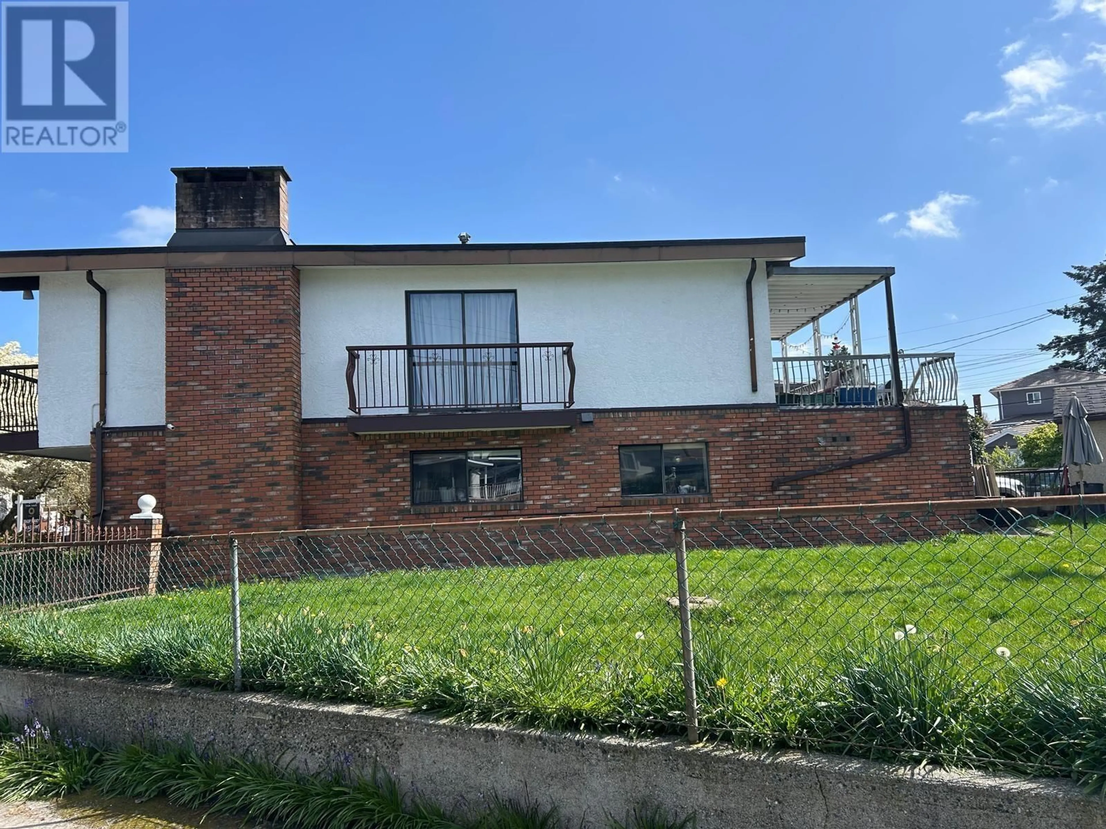 A pic from outside/outdoor area/front of a property/back of a property/a pic from drone, building for 3261 WANETA PLACE, Vancouver British Columbia V5M3H7