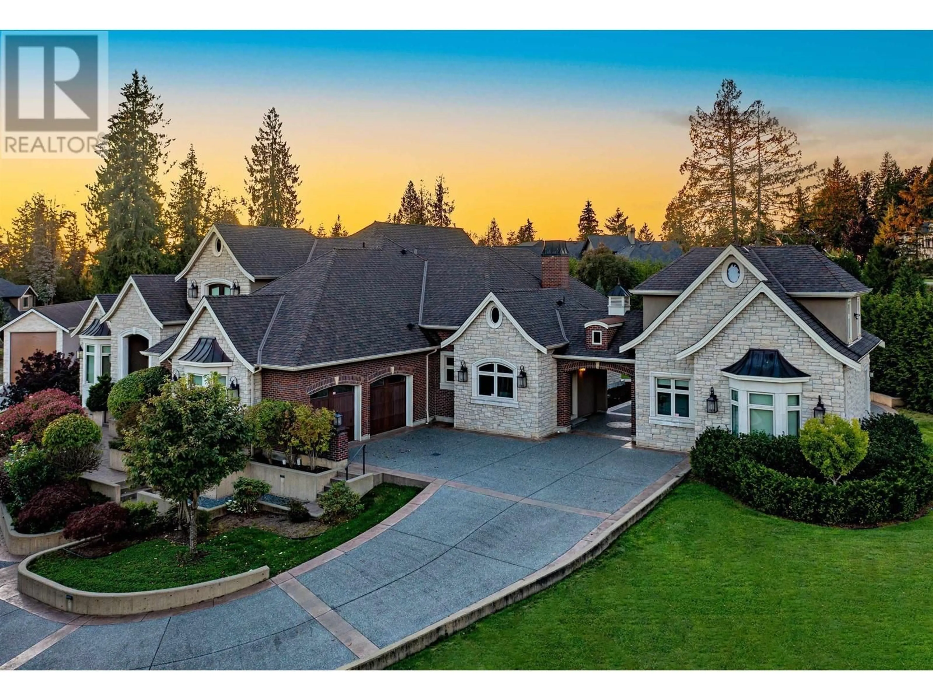 A pic from outside/outdoor area/front of a property/back of a property/a pic from drone, mountain view for 12055 265A STREET, Maple Ridge British Columbia V2W1P1