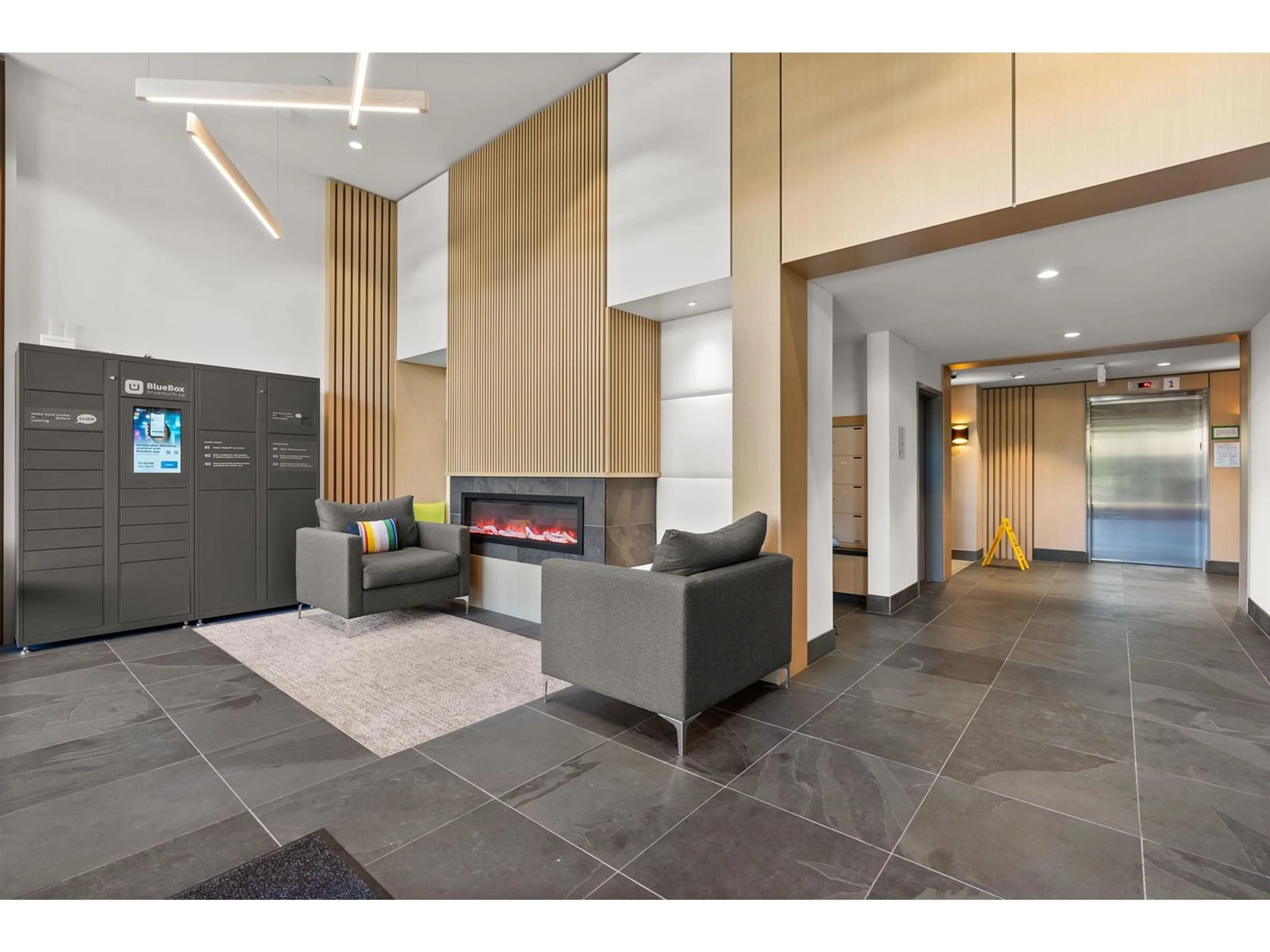 Lobby for 104 - 31158 WESTRIDGE, Abbotsford British Columbia V2T0K5