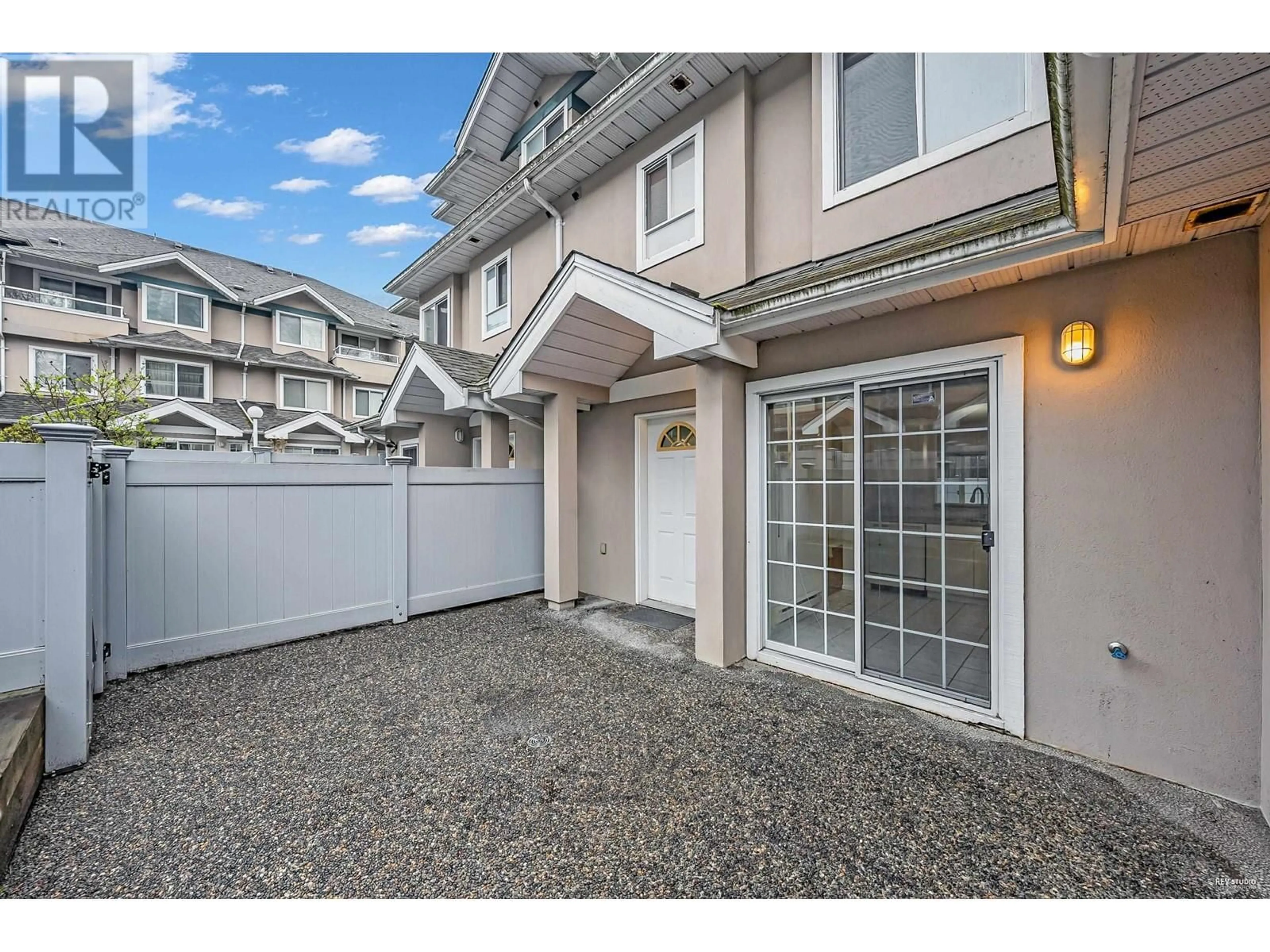 Patio, street for 30 - 7128 18TH AVENUE, Burnaby British Columbia V3N1H1