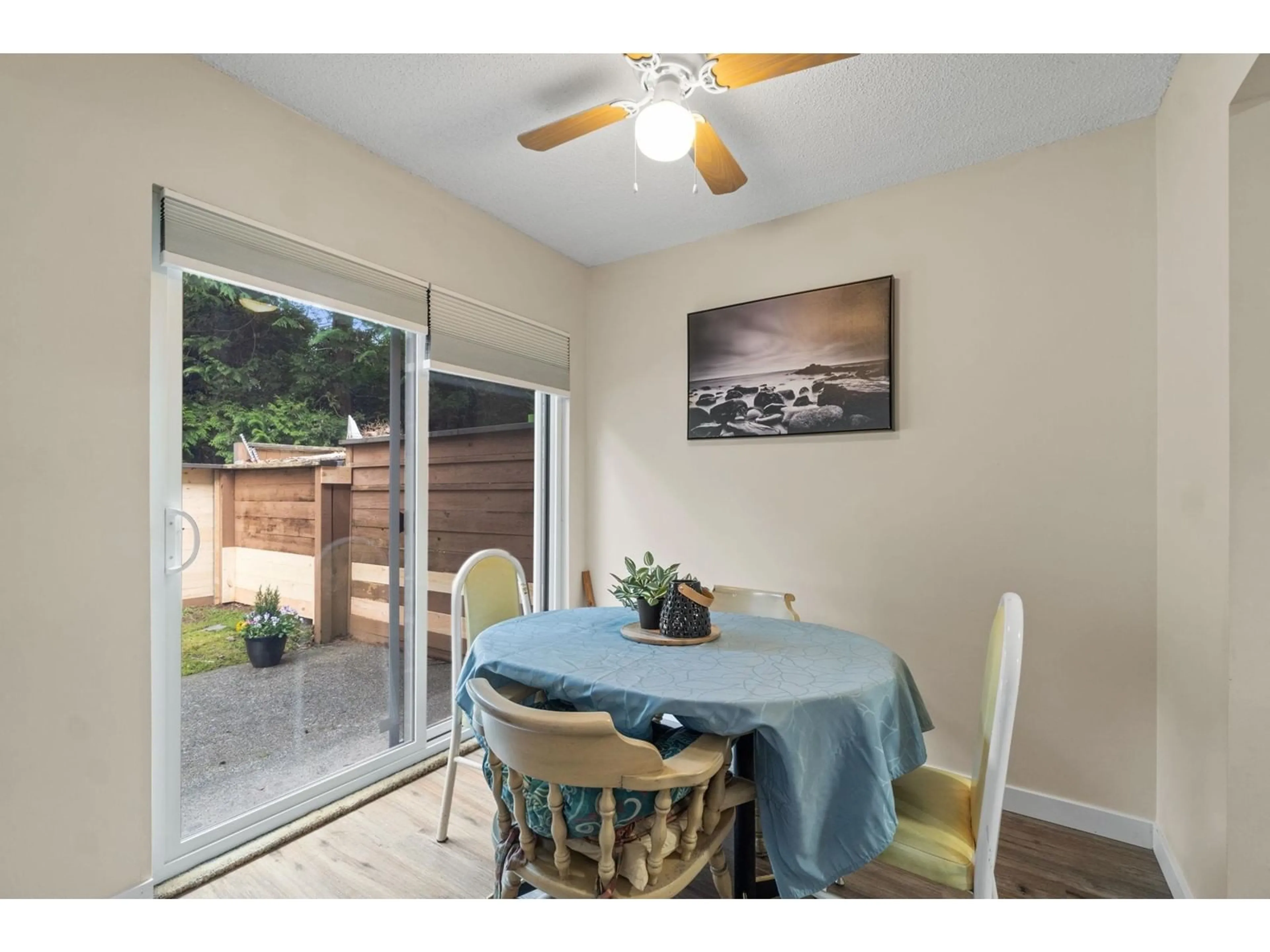 Dining room, unknown for 2001 - 10620 150, Surrey British Columbia V3R7S1