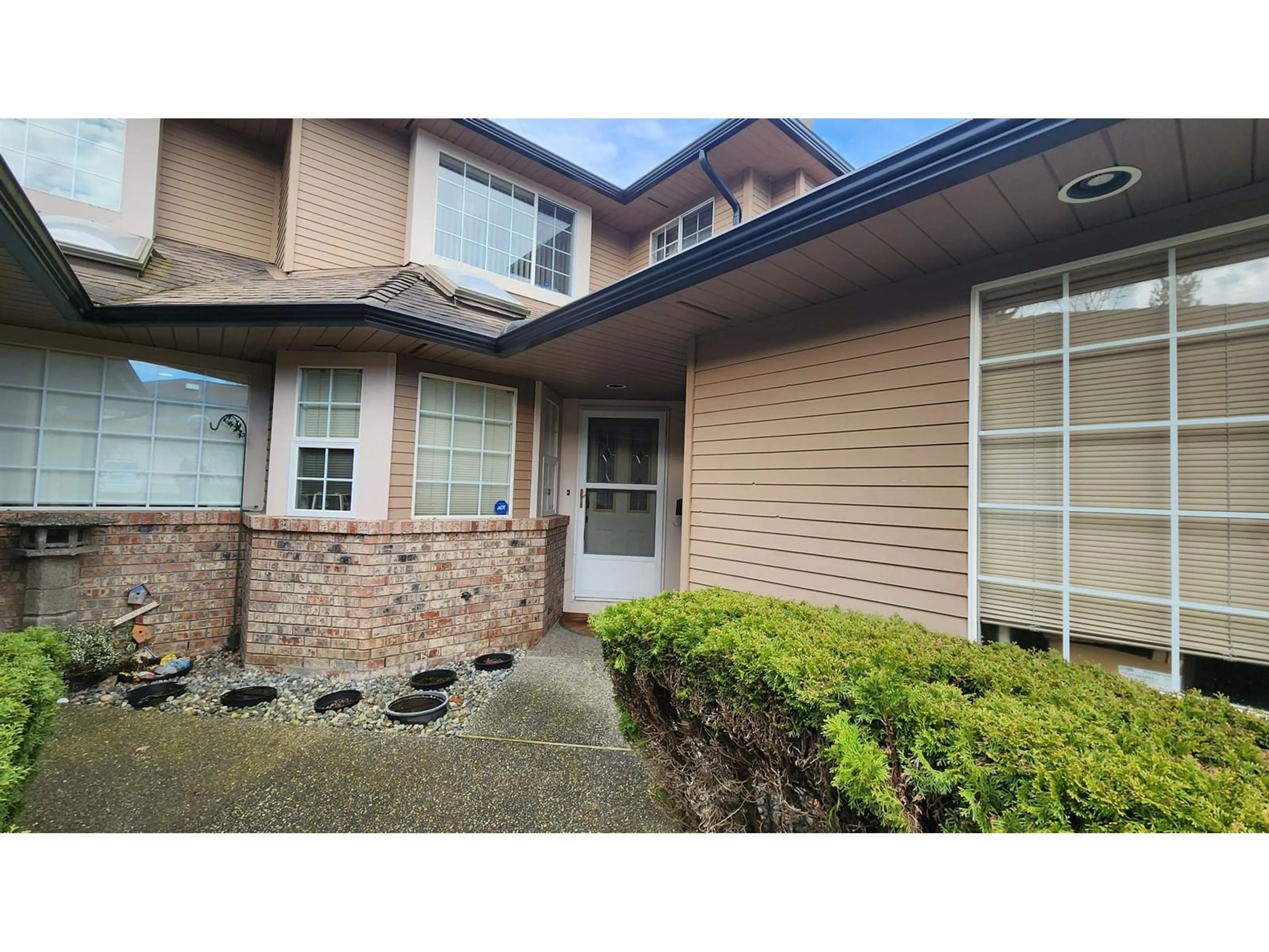 Unknown for 102 6086 W BOUNDARY DRIVE, Surrey British Columbia V3X2B3