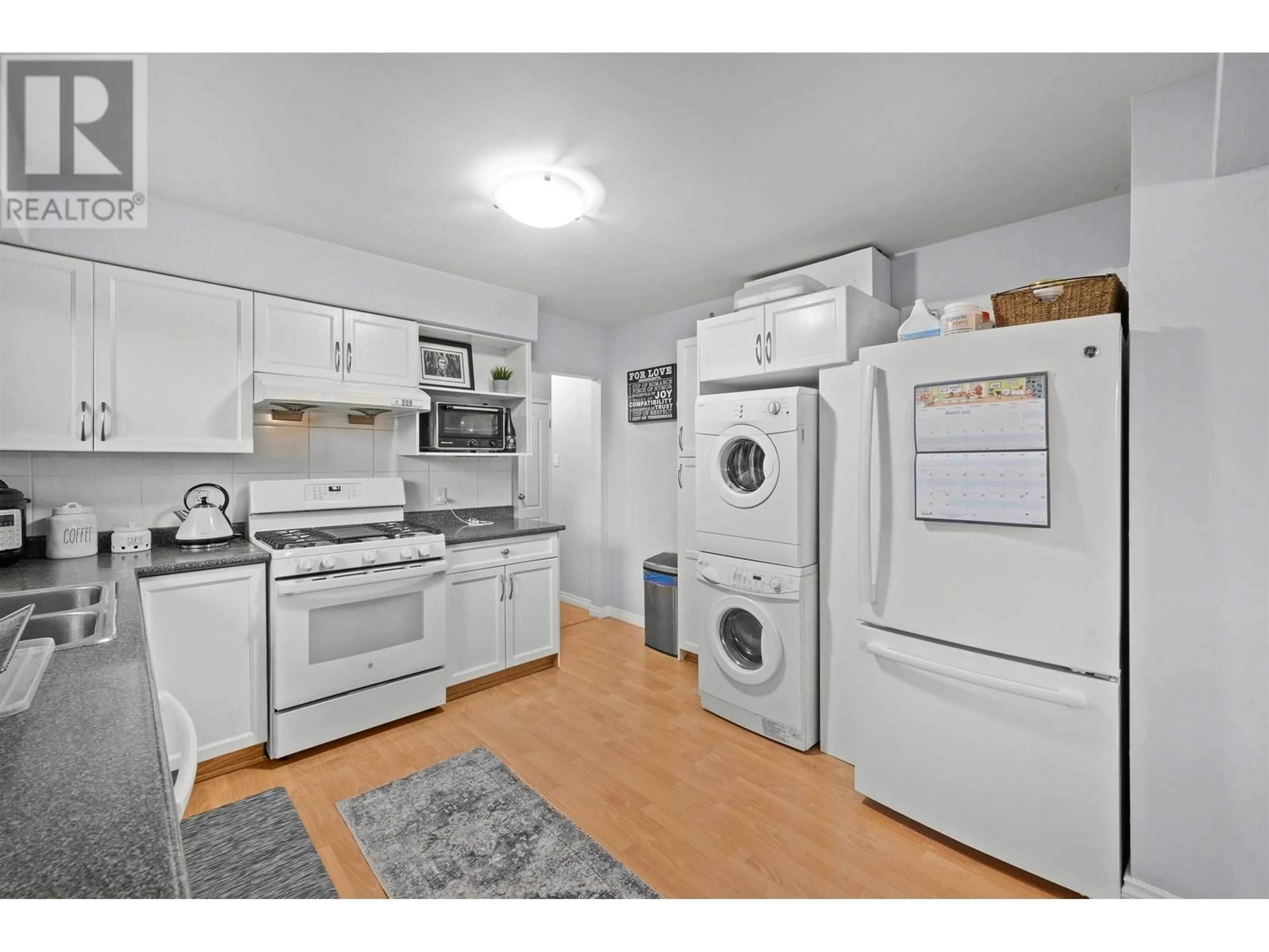 Standard kitchen, unknown for 3949 SEFTON STREET, Port Coquitlam British Columbia V3B3S2