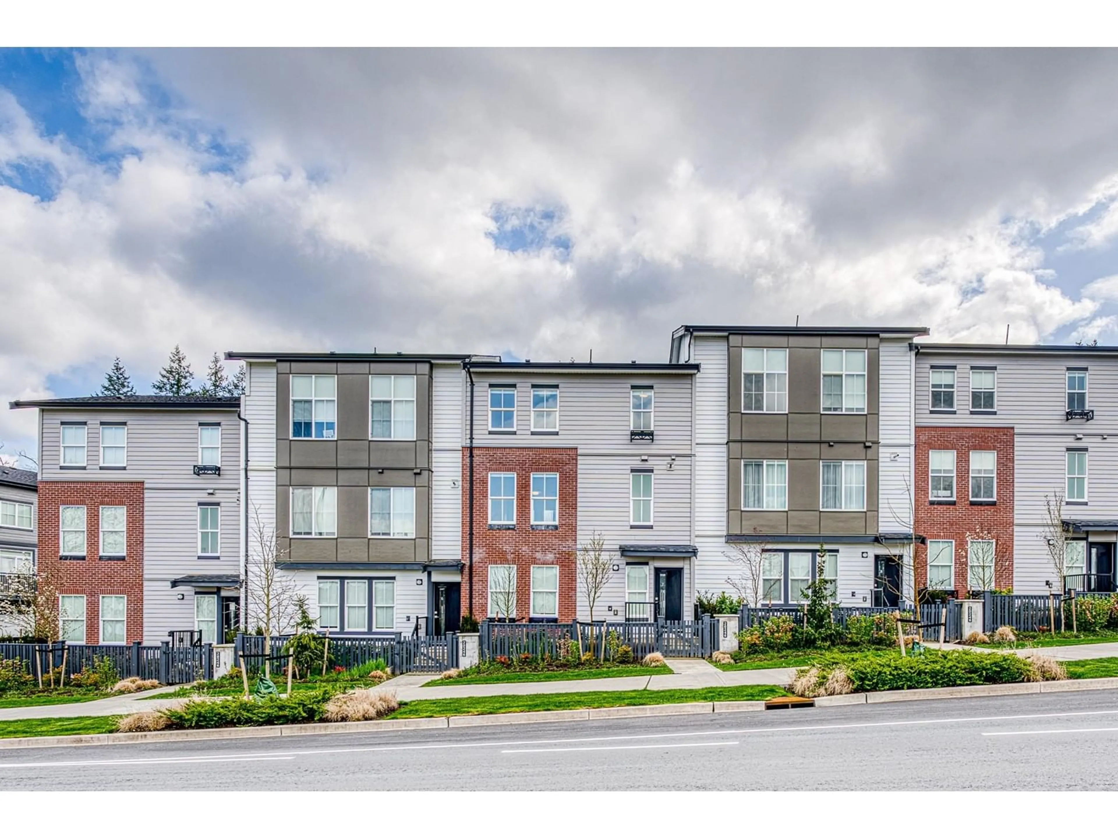 A pic from outside/outdoor area/front of a property/back of a property/a pic from drone, street for 7 - 20246 81, Langley British Columbia V2Y3T3
