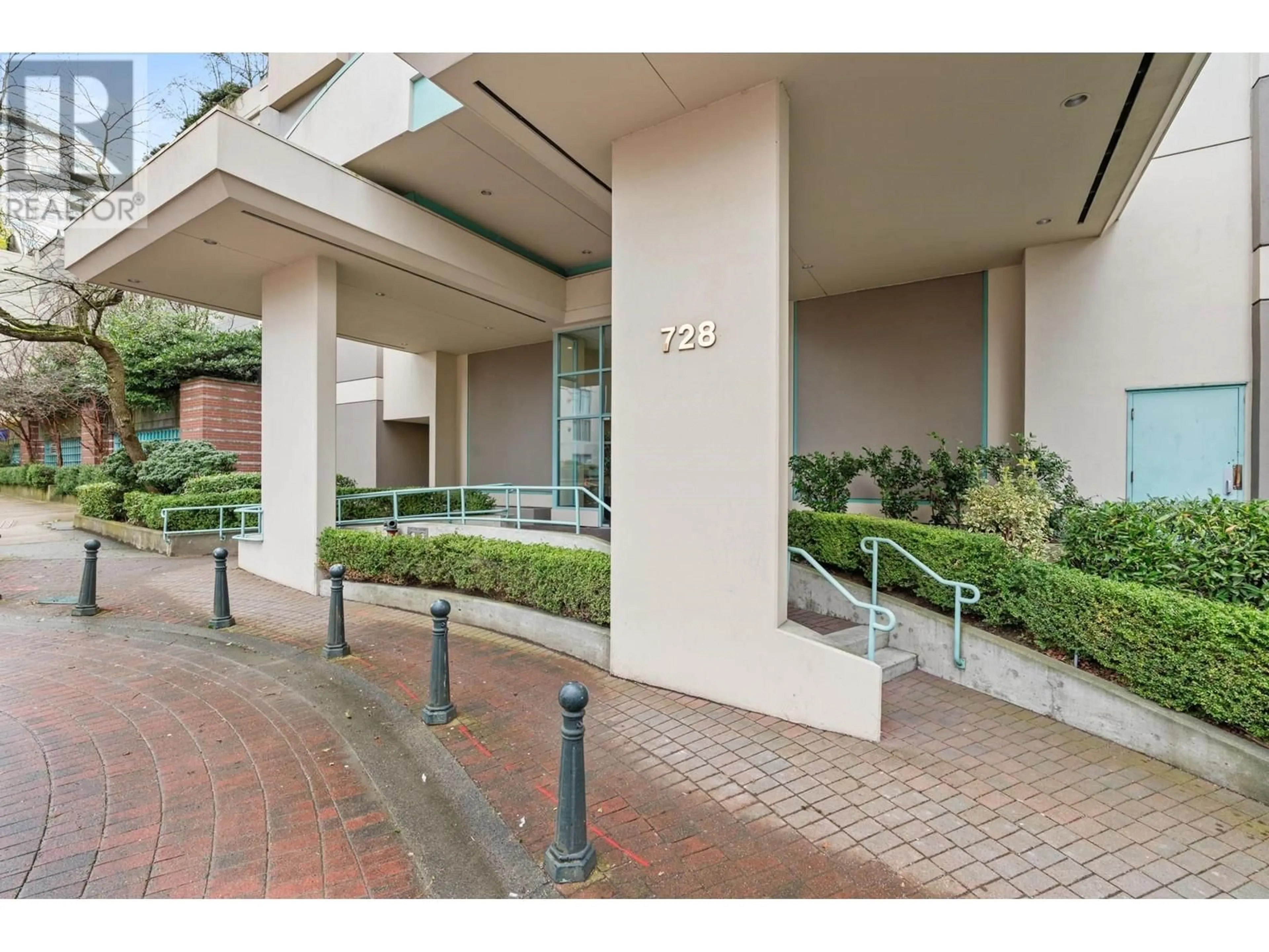 Indoor foyer for 1004 - 728 PRINCESS STREET, New Westminster British Columbia V3M6S4
