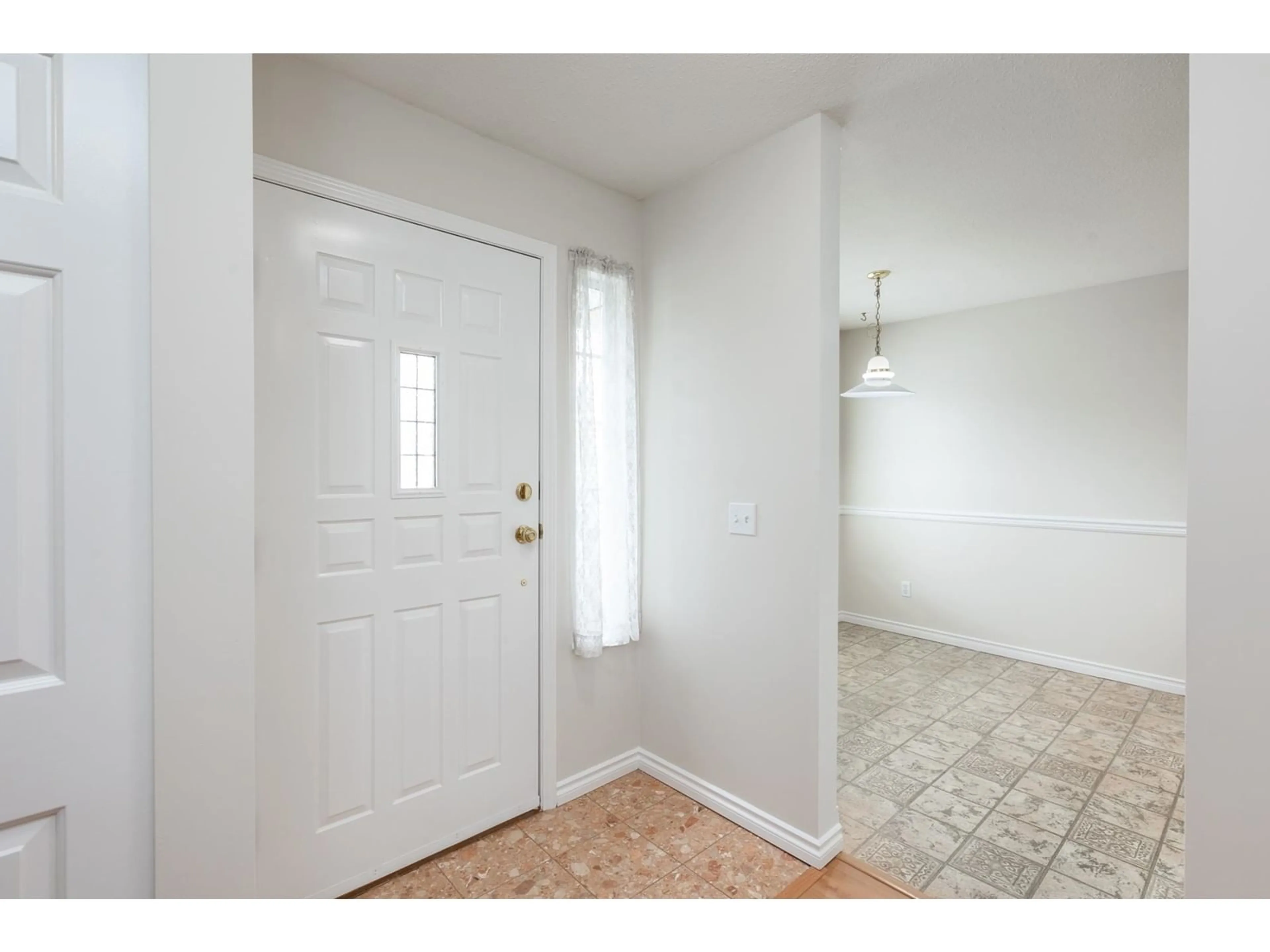 Indoor entryway for 23 - 8737 212, Langley British Columbia V1M2C8