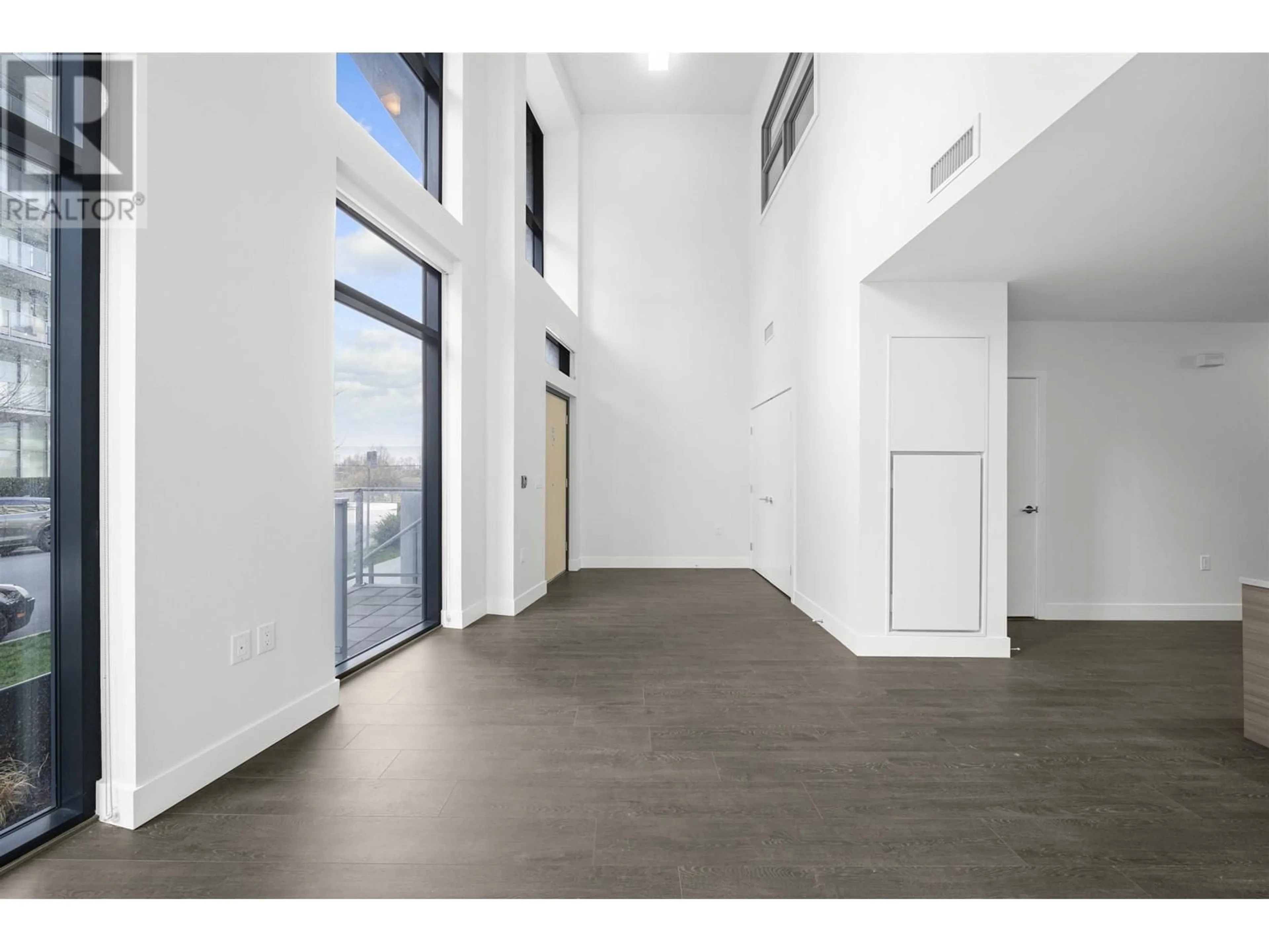 Indoor foyer for 8577 RIVERGRASS DRIVE, Vancouver British Columbia V5S0J7