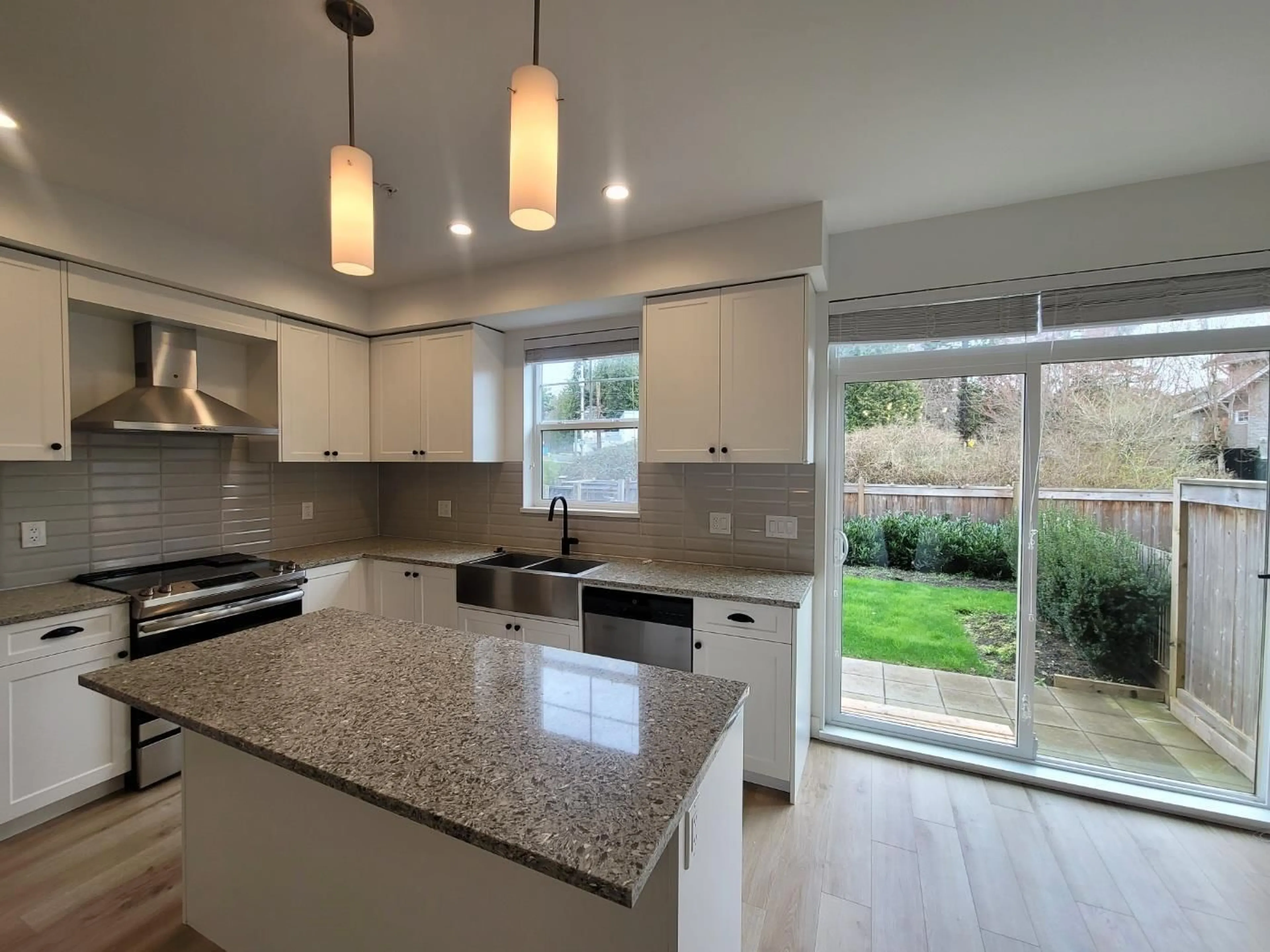 Open concept kitchen, ceramic/tile floor for 50 - 20487 65, Langley British Columbia V2Y3K8