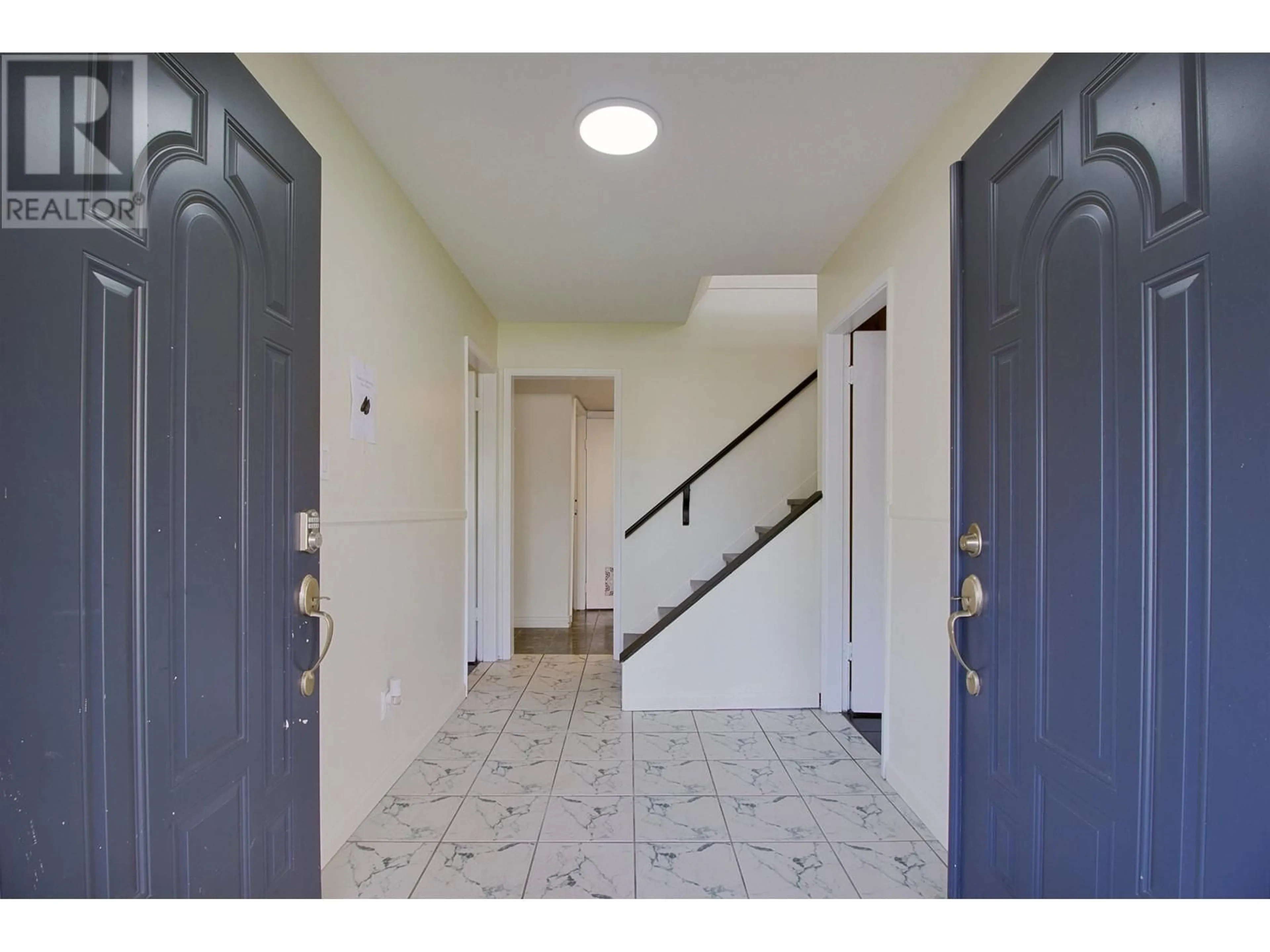 Indoor entryway for 12311 227 STREET, Maple Ridge British Columbia V2X6J9