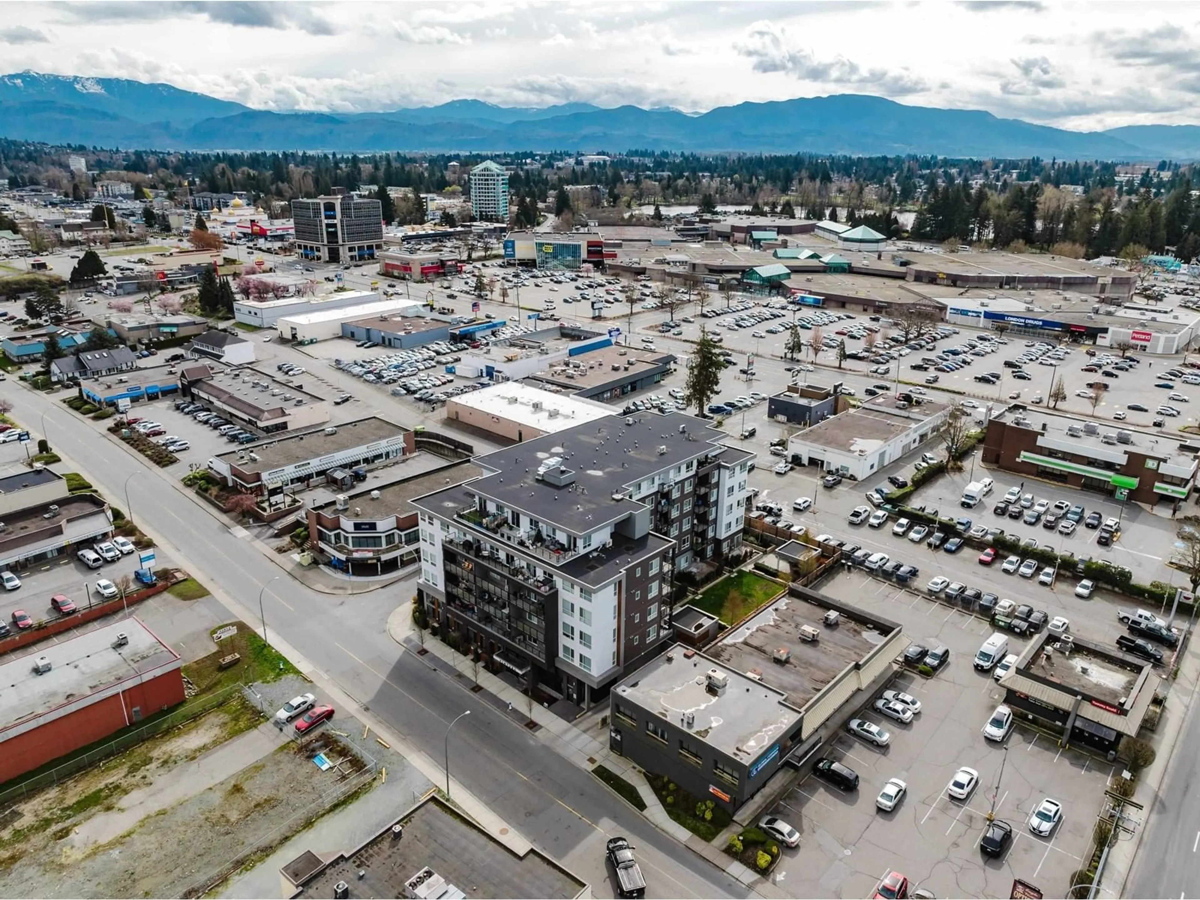 A pic from outside/outdoor area/front of a property/back of a property/a pic from drone, mountain view for 503 - 32838 VENTURA, Abbotsford British Columbia V2S0M5