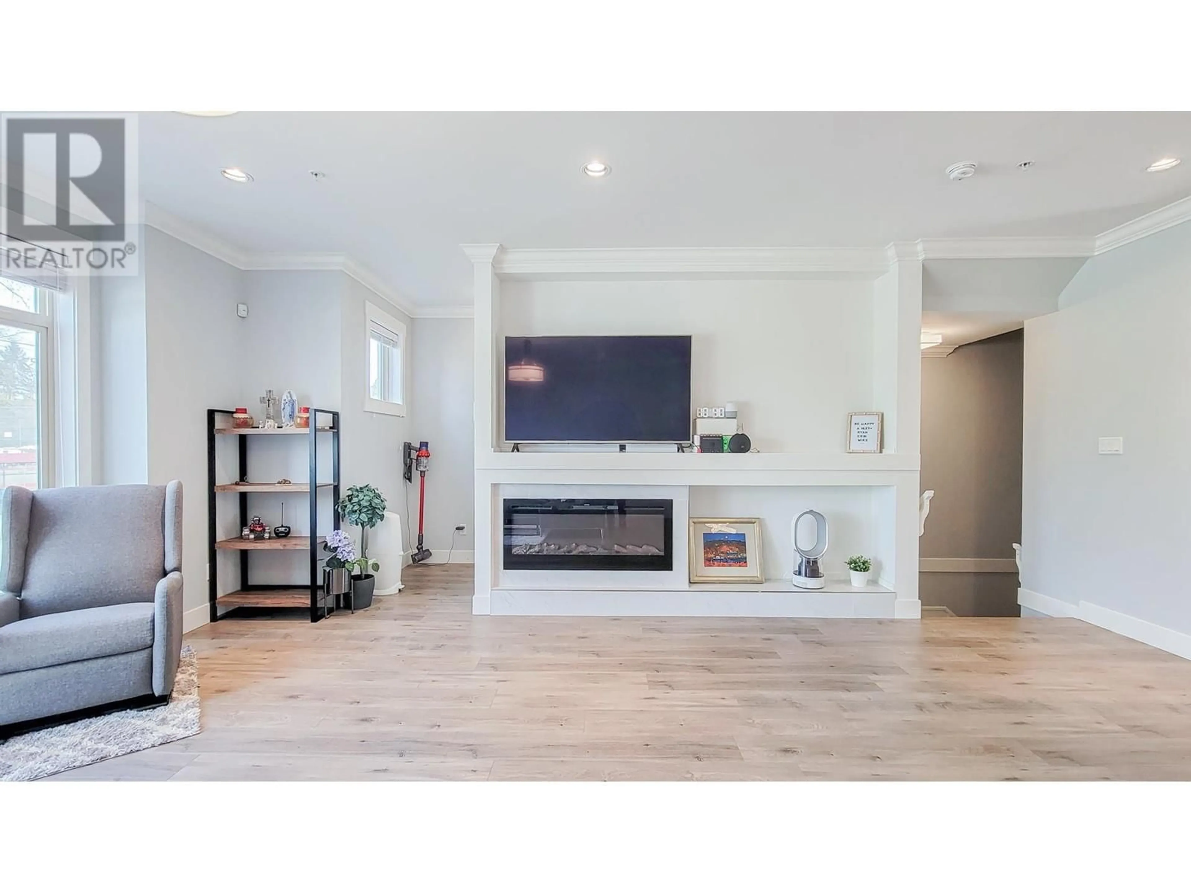 Unknown for 3 - 3126 WELLINGTON STREET, Port Coquitlam British Columbia V3B3X4