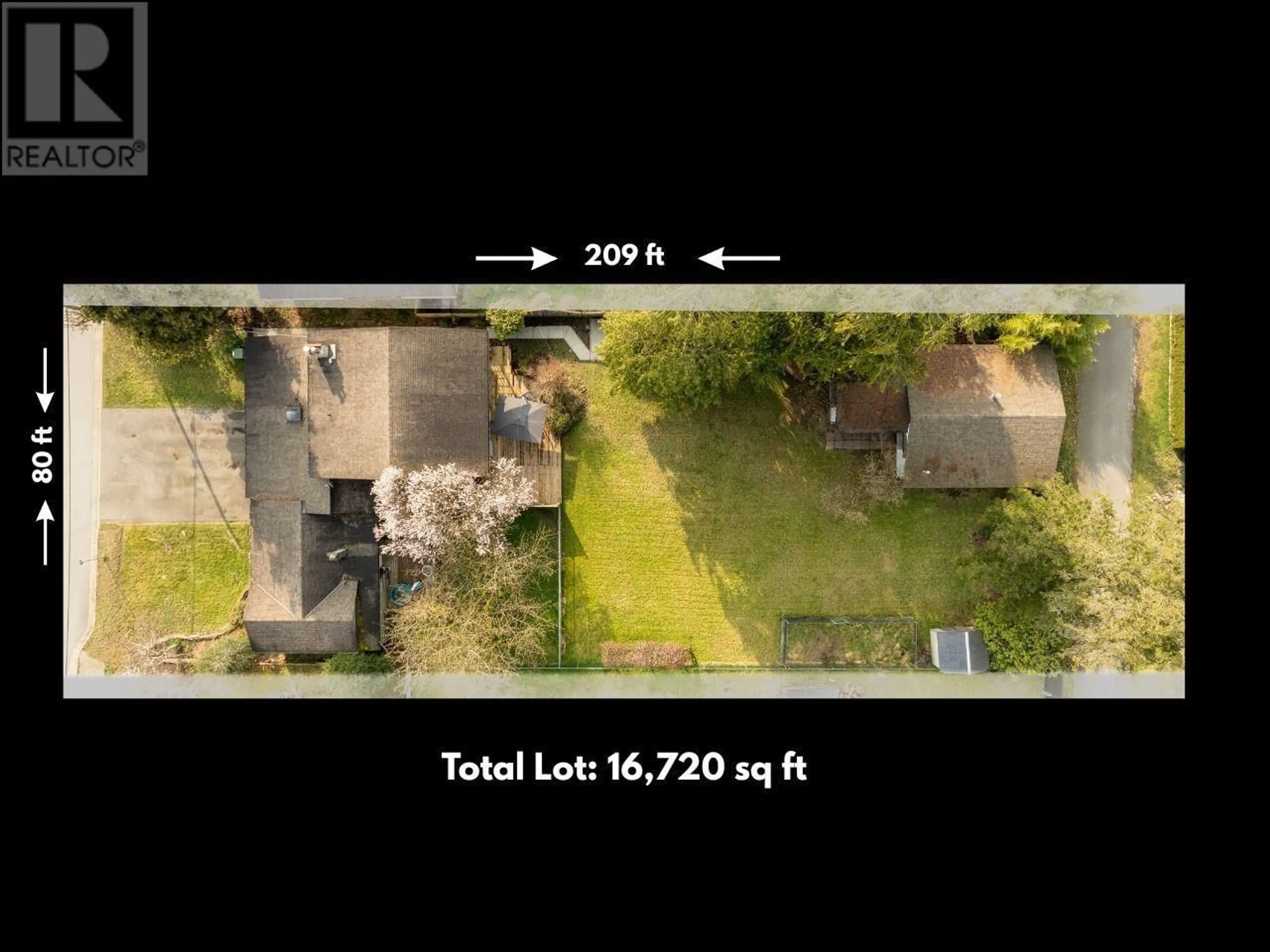 A pic from outside/outdoor area/front of a property/back of a property/a pic from drone, street for 607 CHAPMAN AVENUE, Coquitlam British Columbia V3J4A2