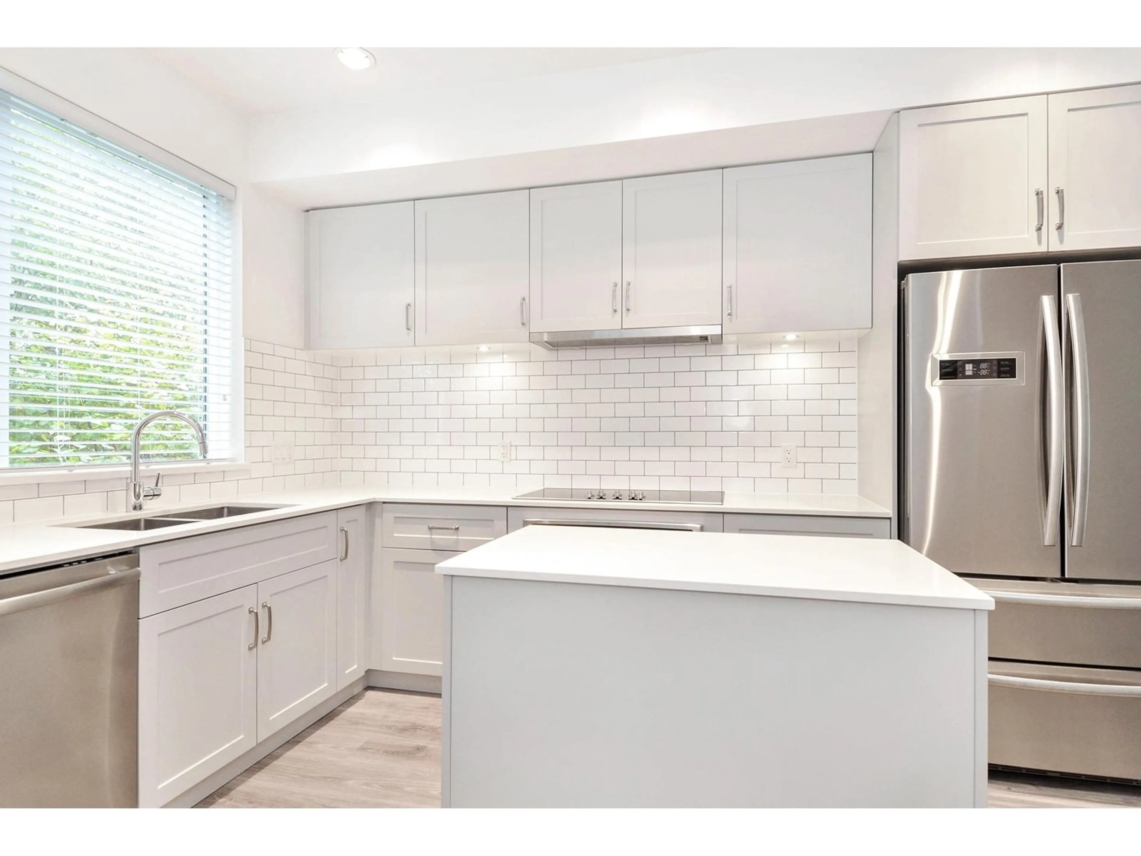 Standard kitchen, ceramic/tile floor for 28 - 15775 MOUNTAIN VIEW, Surrey British Columbia V3Z0W7