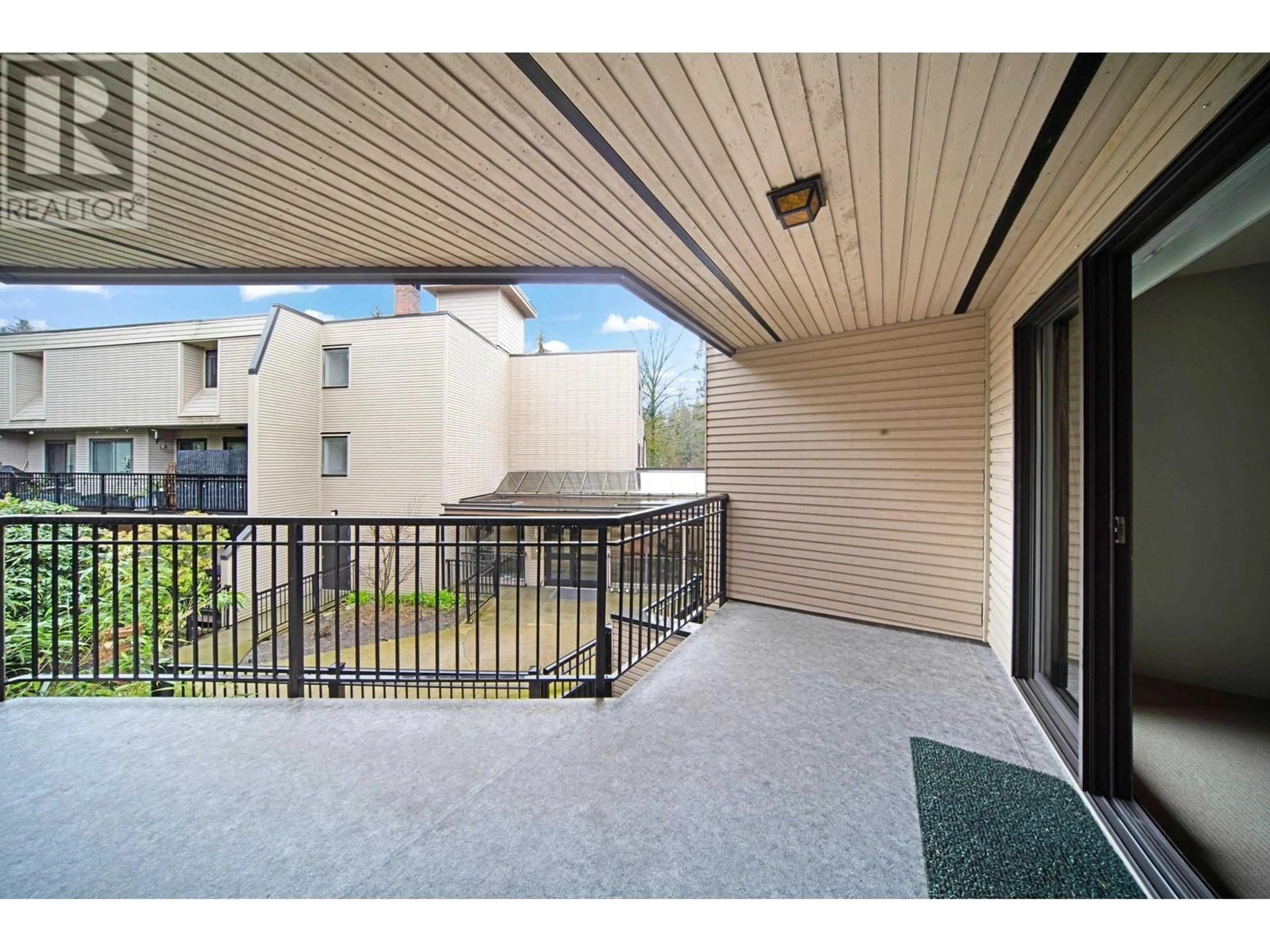 Patio, unknown for 320 - 1385 DRAYCOTT ROAD, North Vancouver British Columbia V7J3K9
