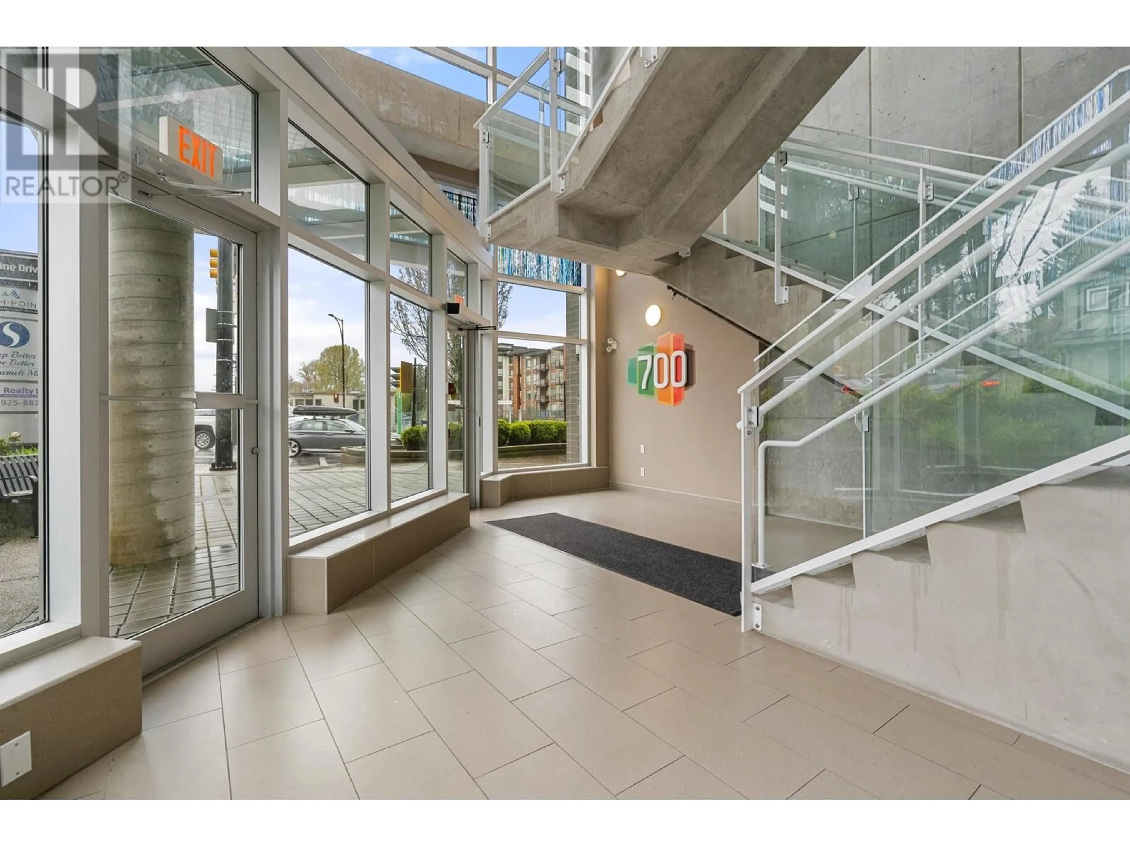 Indoor foyer for 410 - 317 BEWICKE AVENUE, North Vancouver British Columbia V7M3E9