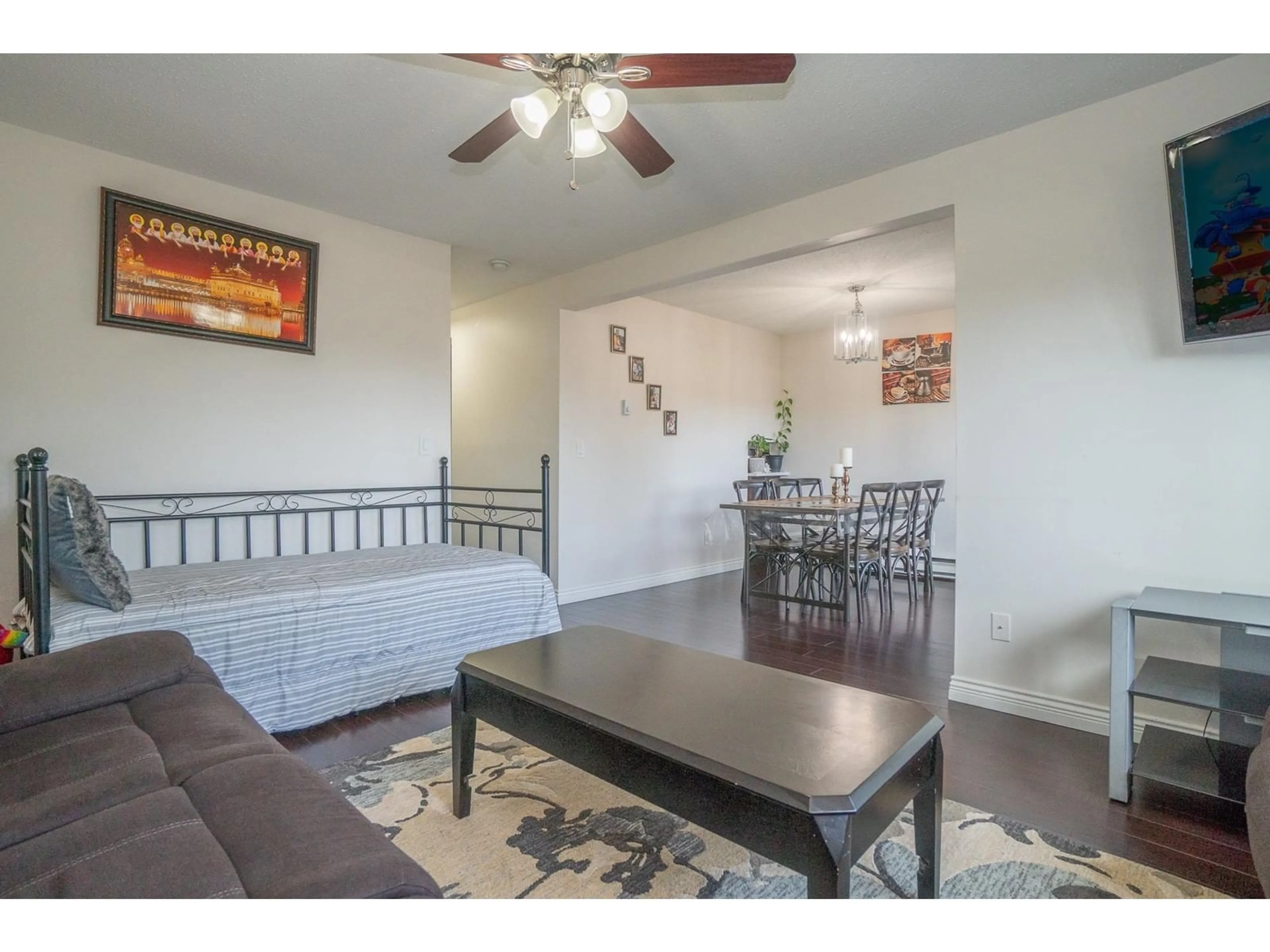 Living room with furniture, unknown for 41 - 3075 TRETHEWEY, Abbotsford British Columbia V2T3R4