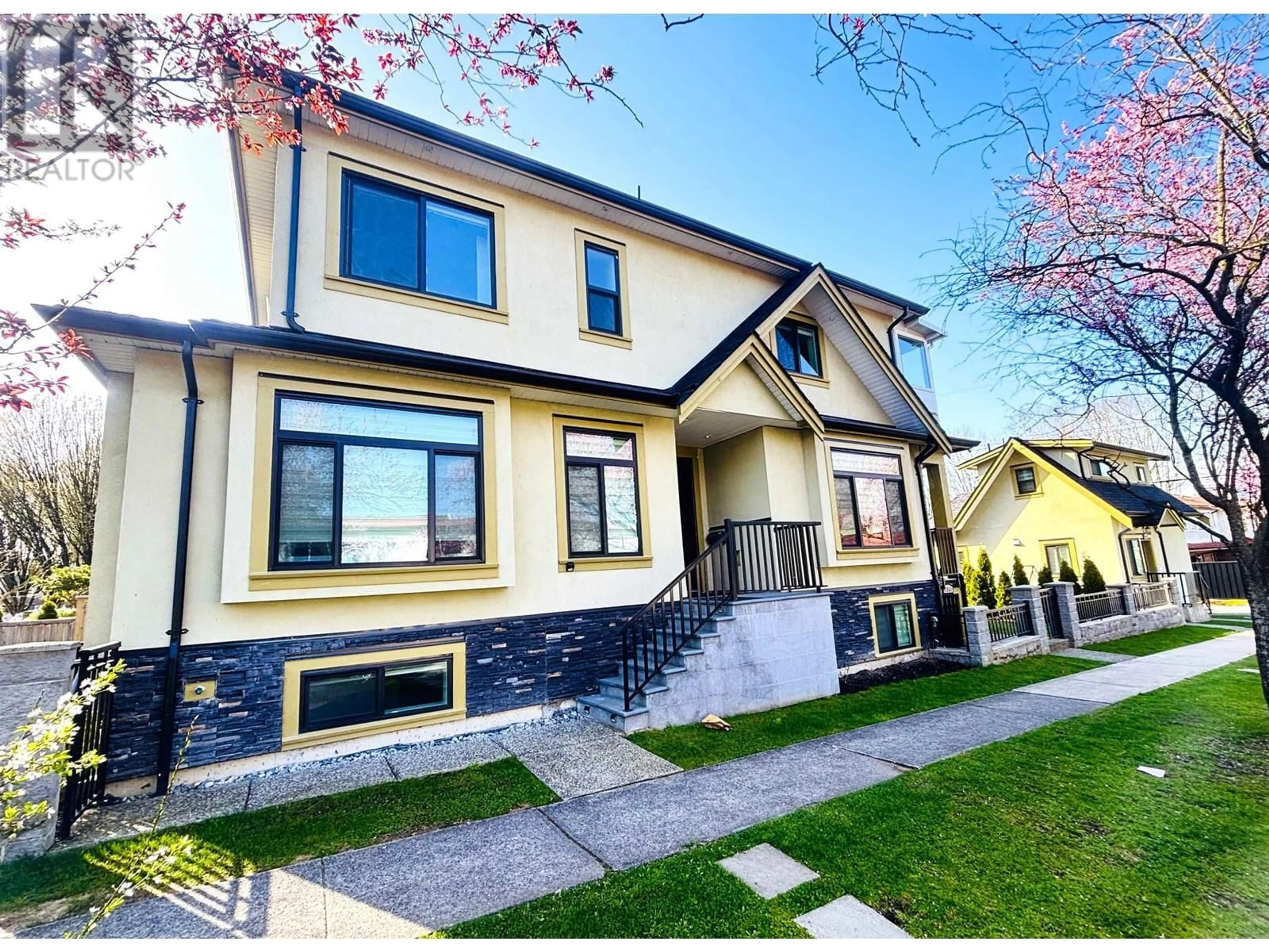 Home with vinyl exterior material, street for 4375 SIDNEY STREET, Vancouver British Columbia V5N5S6