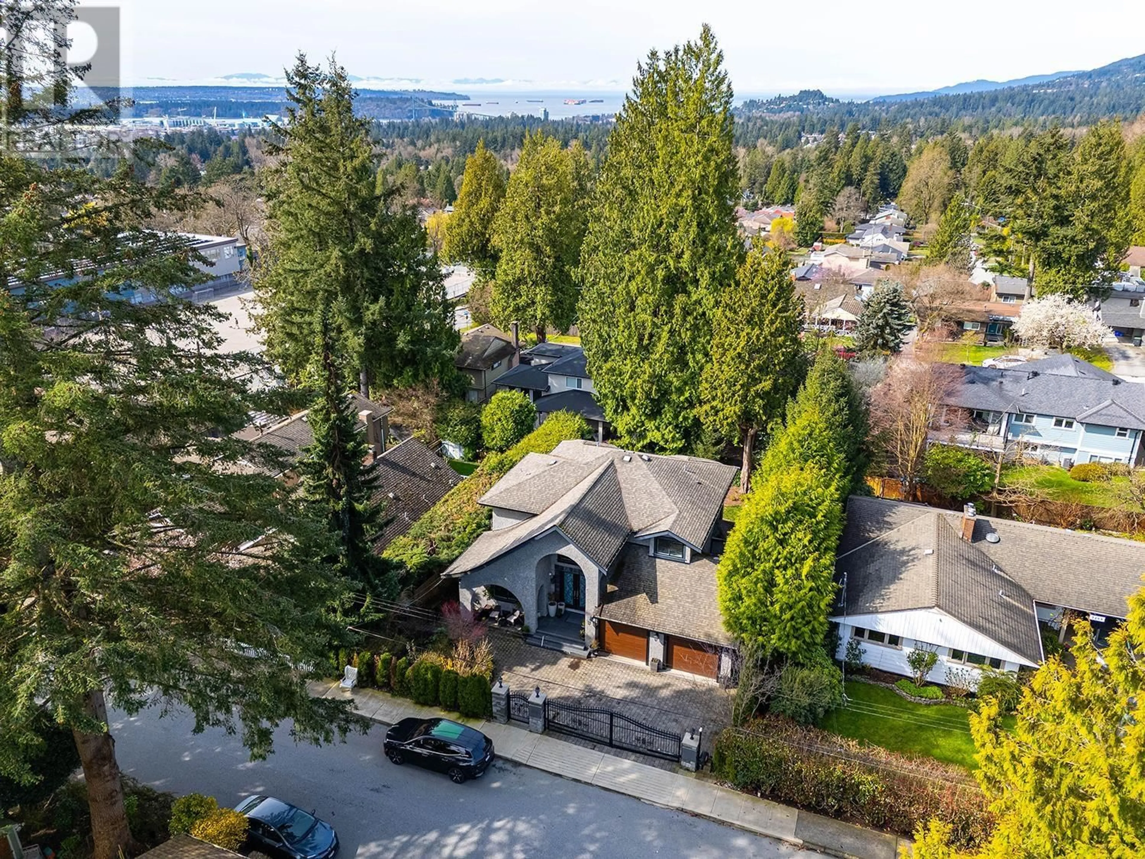 A pic from outside/outdoor area/front of a property/back of a property/a pic from drone, water/lake/river/ocean view for 3263 NORWOOD AVENUE, North Vancouver British Columbia V7N3P2