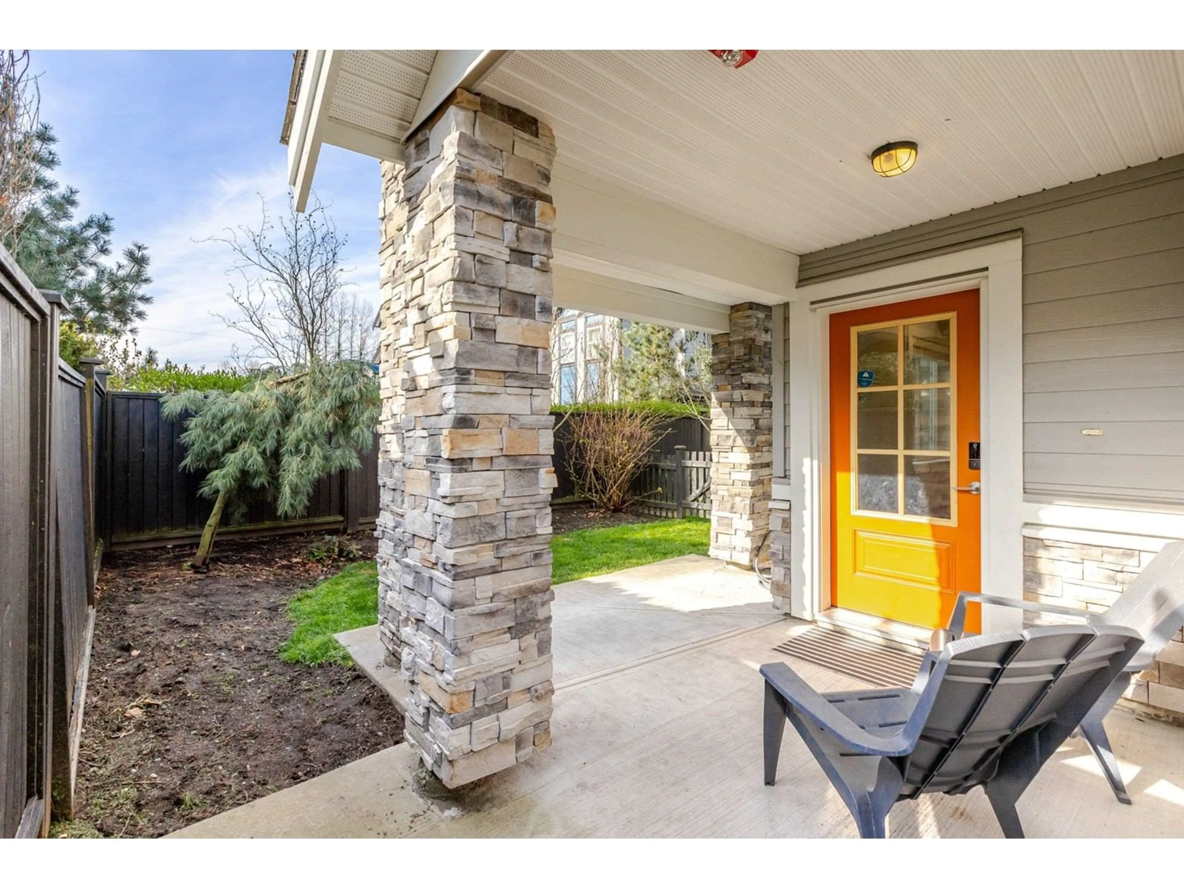 Indoor entryway for 70 - 20860 76, Langley British Columbia V2Y0S8