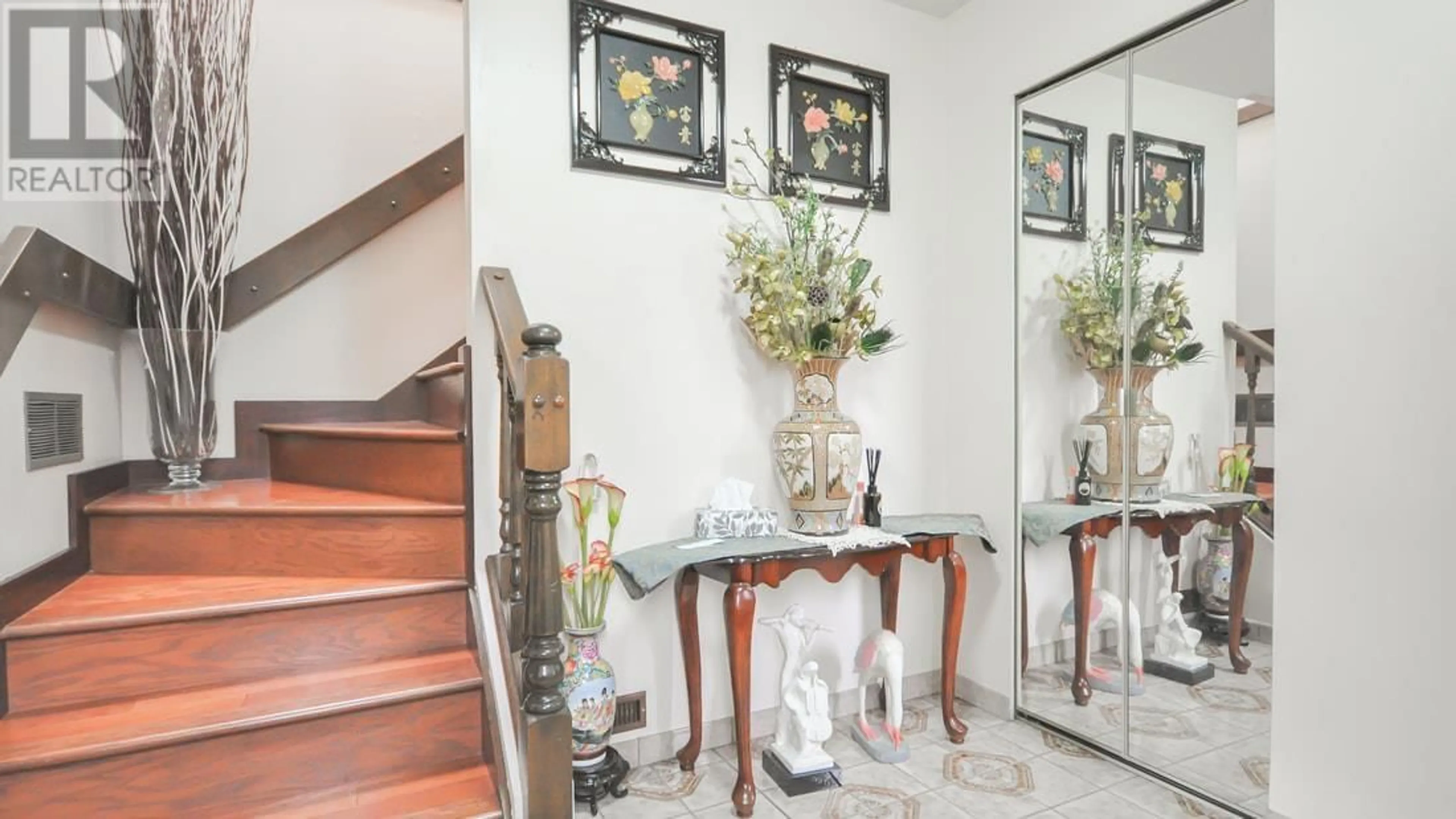 Indoor foyer for 6515 LANARK STREET, Vancouver British Columbia V5P2Z2