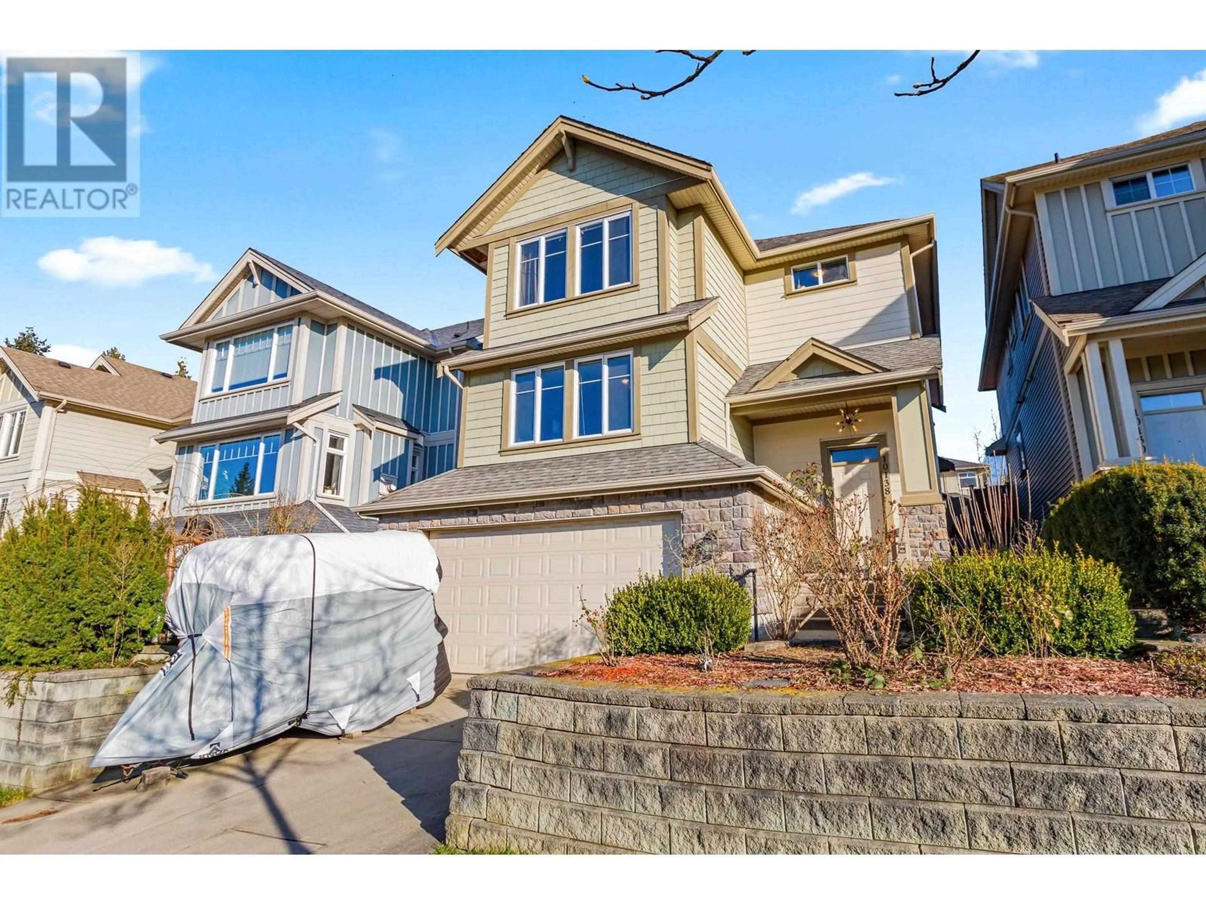 Home with vinyl exterior material, street for 10138 241A STREET, Maple Ridge British Columbia V2W0E6