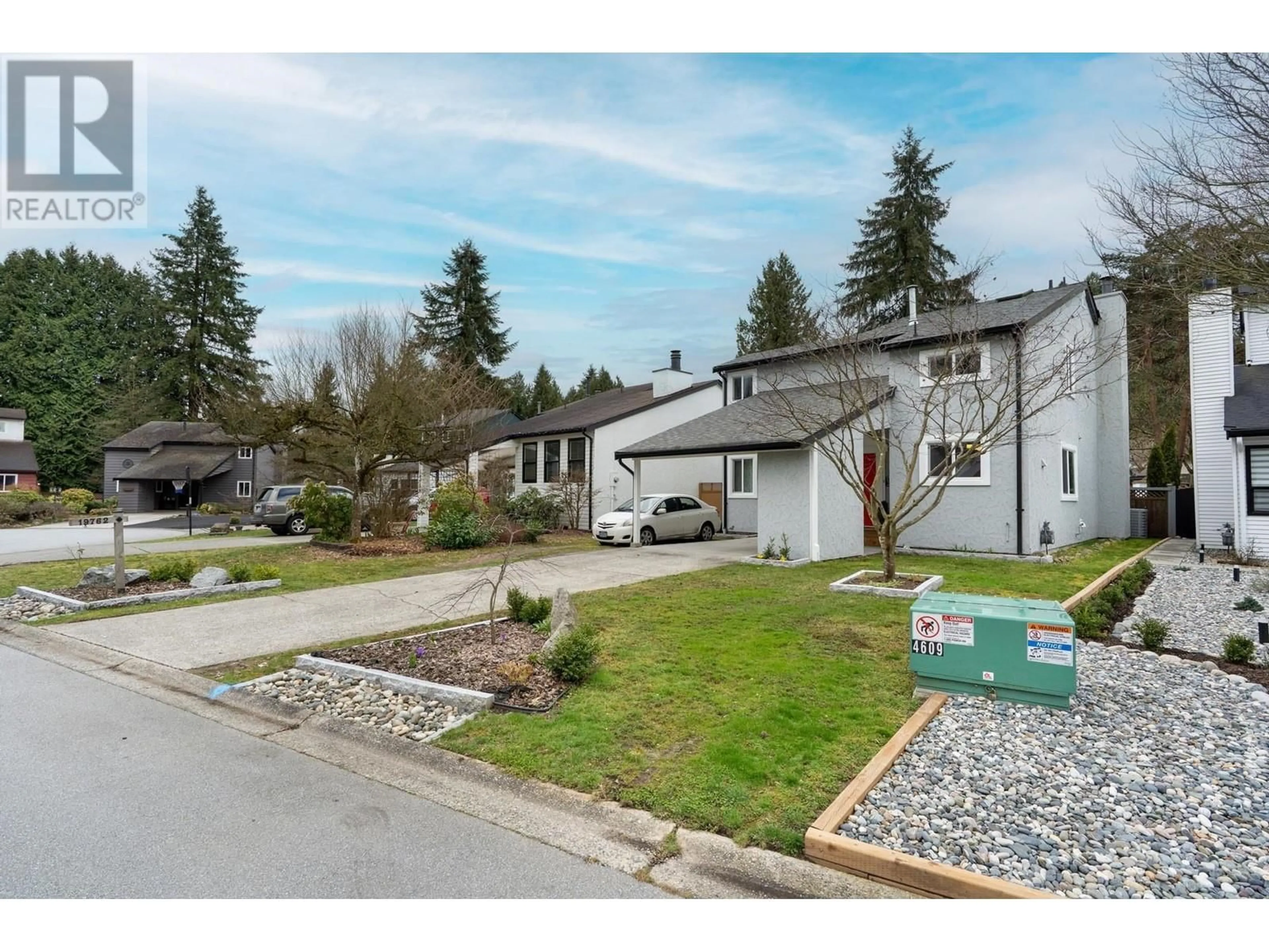 A pic from outside/outdoor area/front of a property/back of a property/a pic from drone, street for 19762 WILDCREST AVENUE, Pitt Meadows British Columbia V3Y1M2