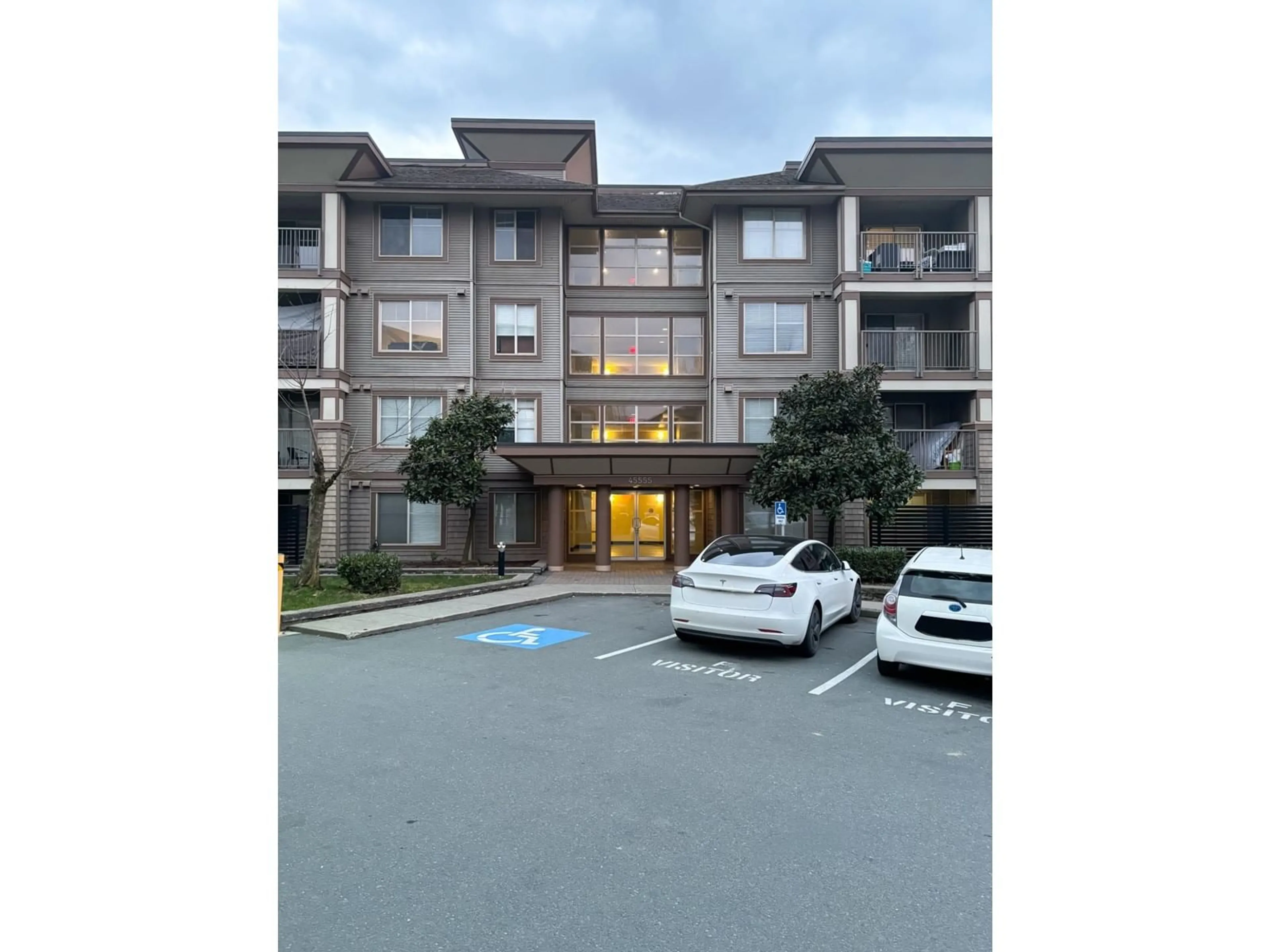 A pic from outside/outdoor area/front of a property/back of a property/a pic from drone, unknown for 314 - 45555 YALE ROAD, Chilliwack British Columbia V2P0A9