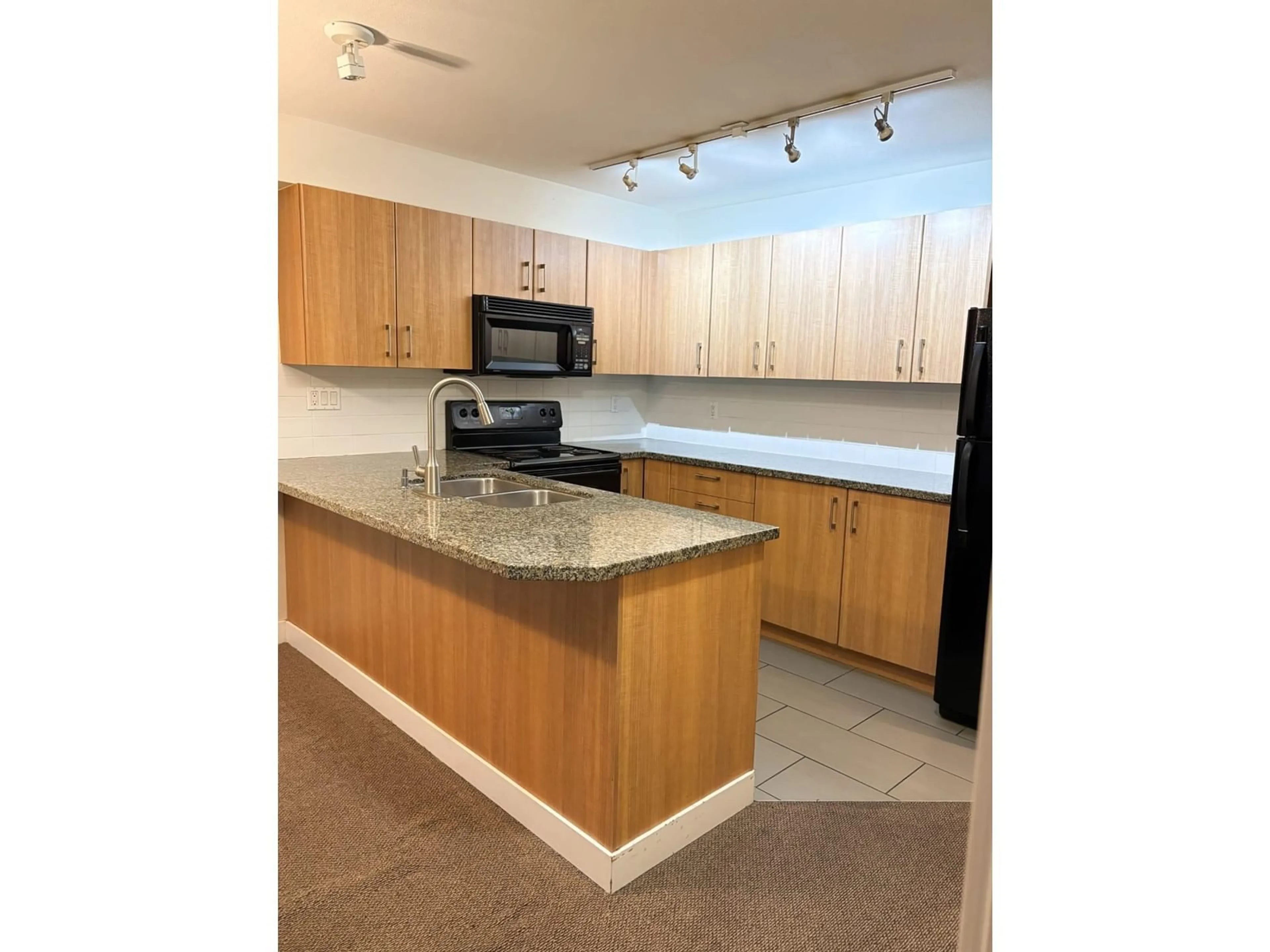 Standard kitchen, unknown for 314 - 45555 YALE ROAD, Chilliwack British Columbia V2P0A9