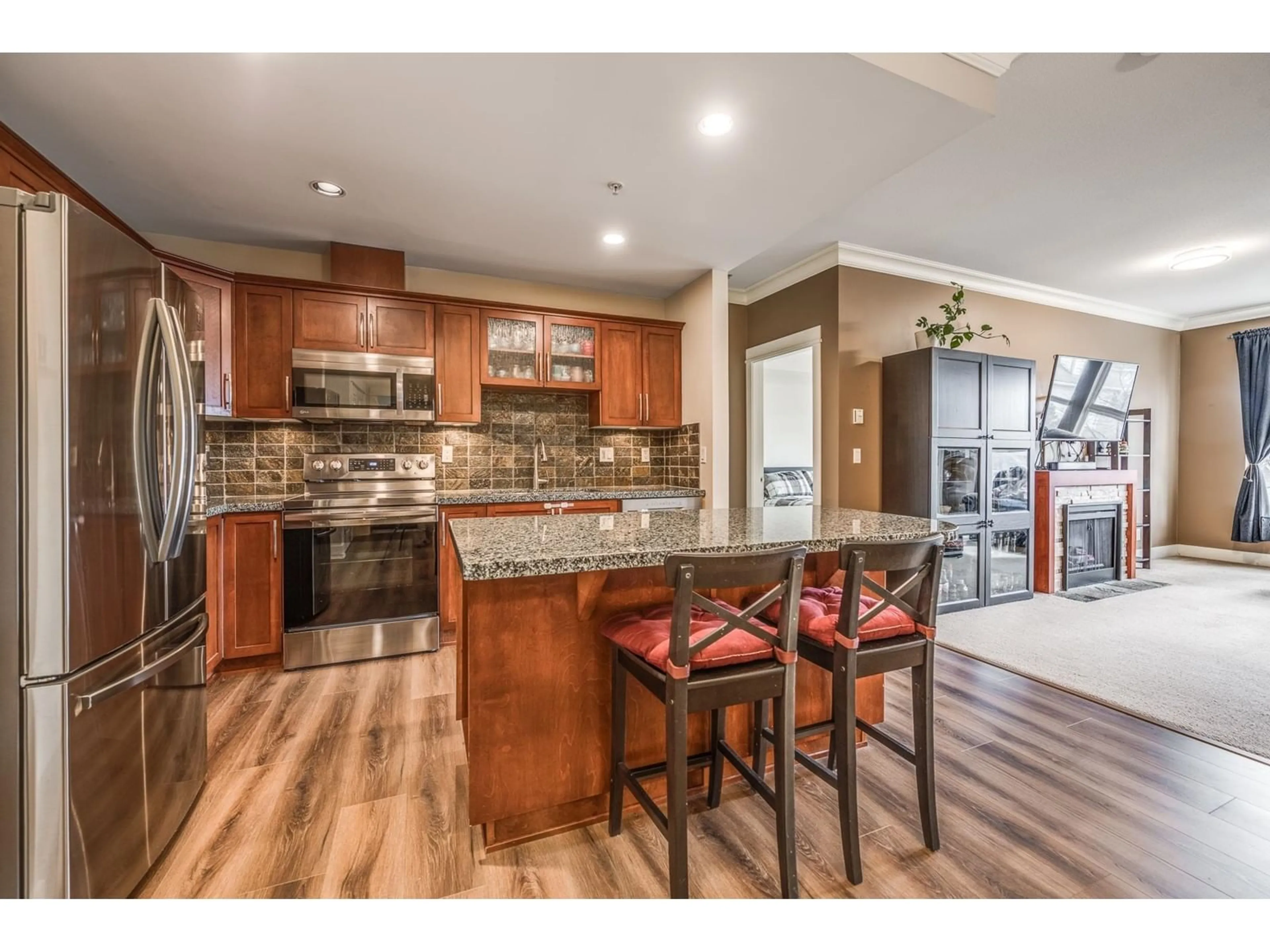 Open concept kitchen, unknown for 204 - 5430 201, Langley British Columbia V3A0A2