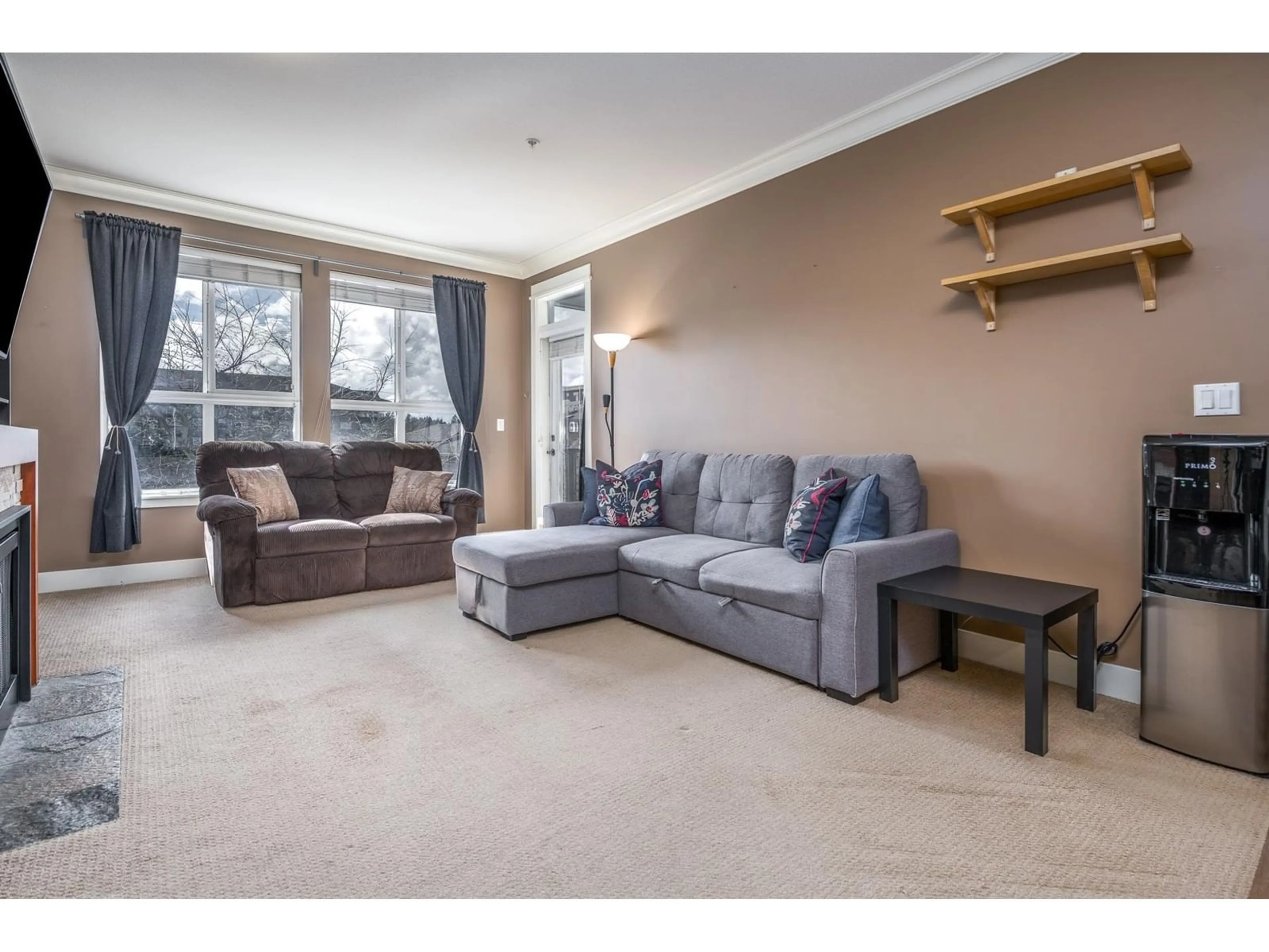 Living room with furniture, carpet floor for 204 - 5430 201, Langley British Columbia V3A0A2