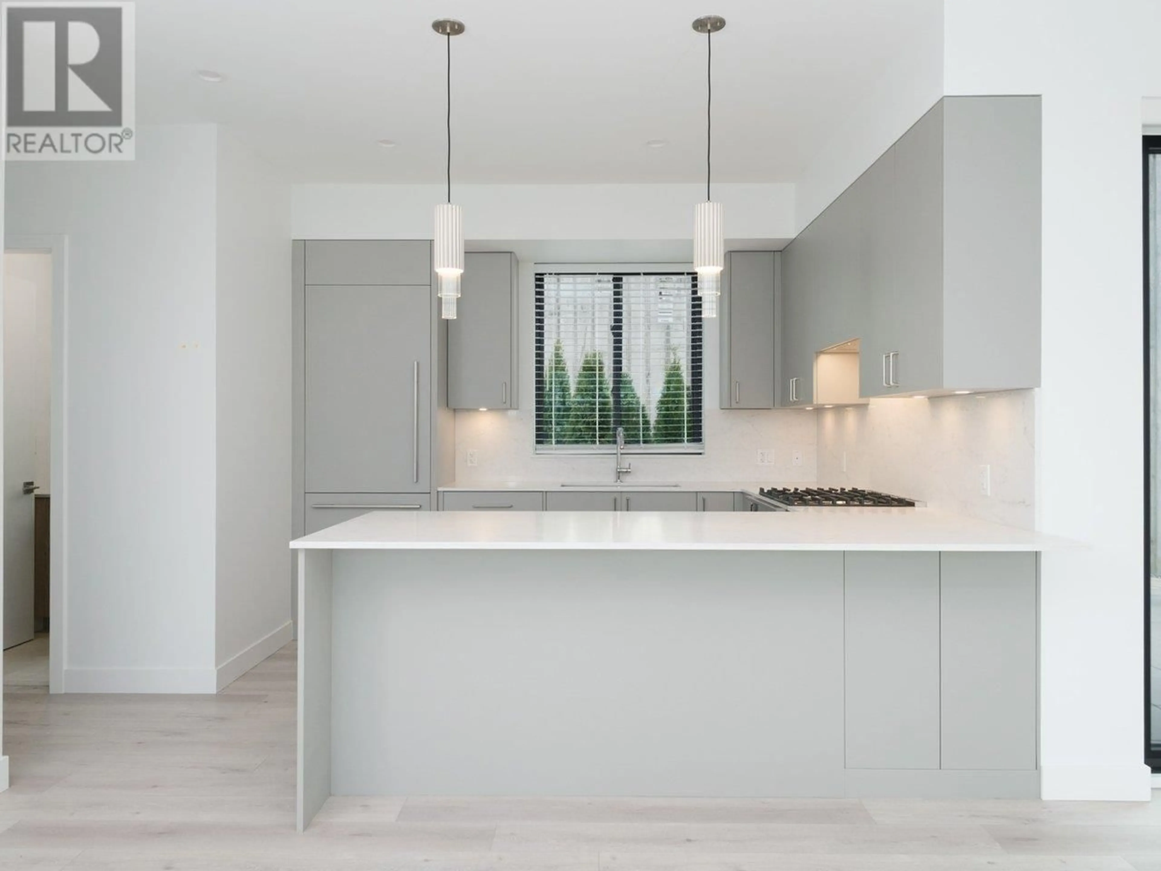 Contemporary kitchen, unknown for 1119 KEITH ROAD, North Vancouver British Columbia V7L1X4