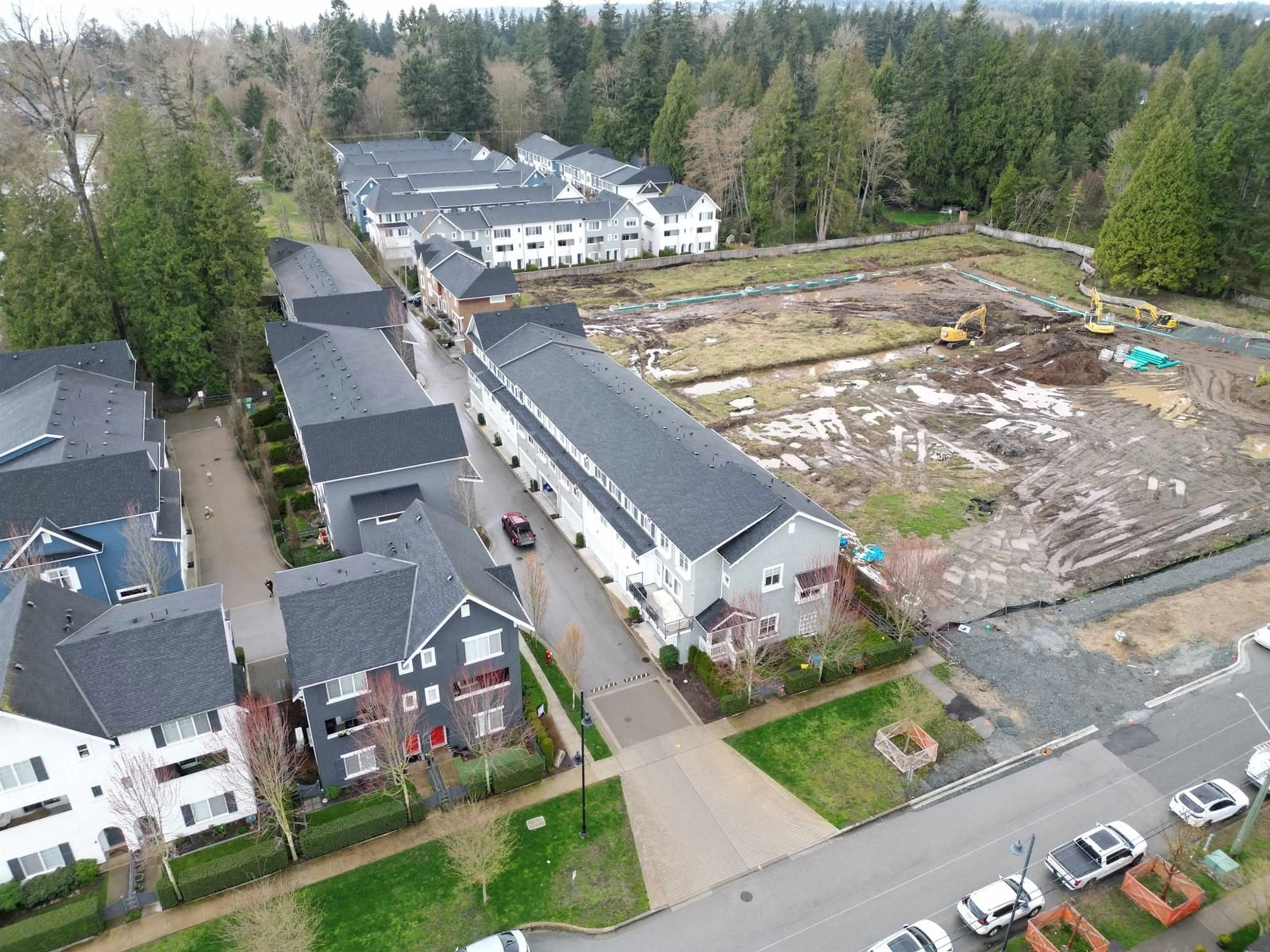 A pic from outside/outdoor area/front of a property/back of a property/a pic from drone, street for 30 - 127 172, Surrey British Columbia V3Z0W9