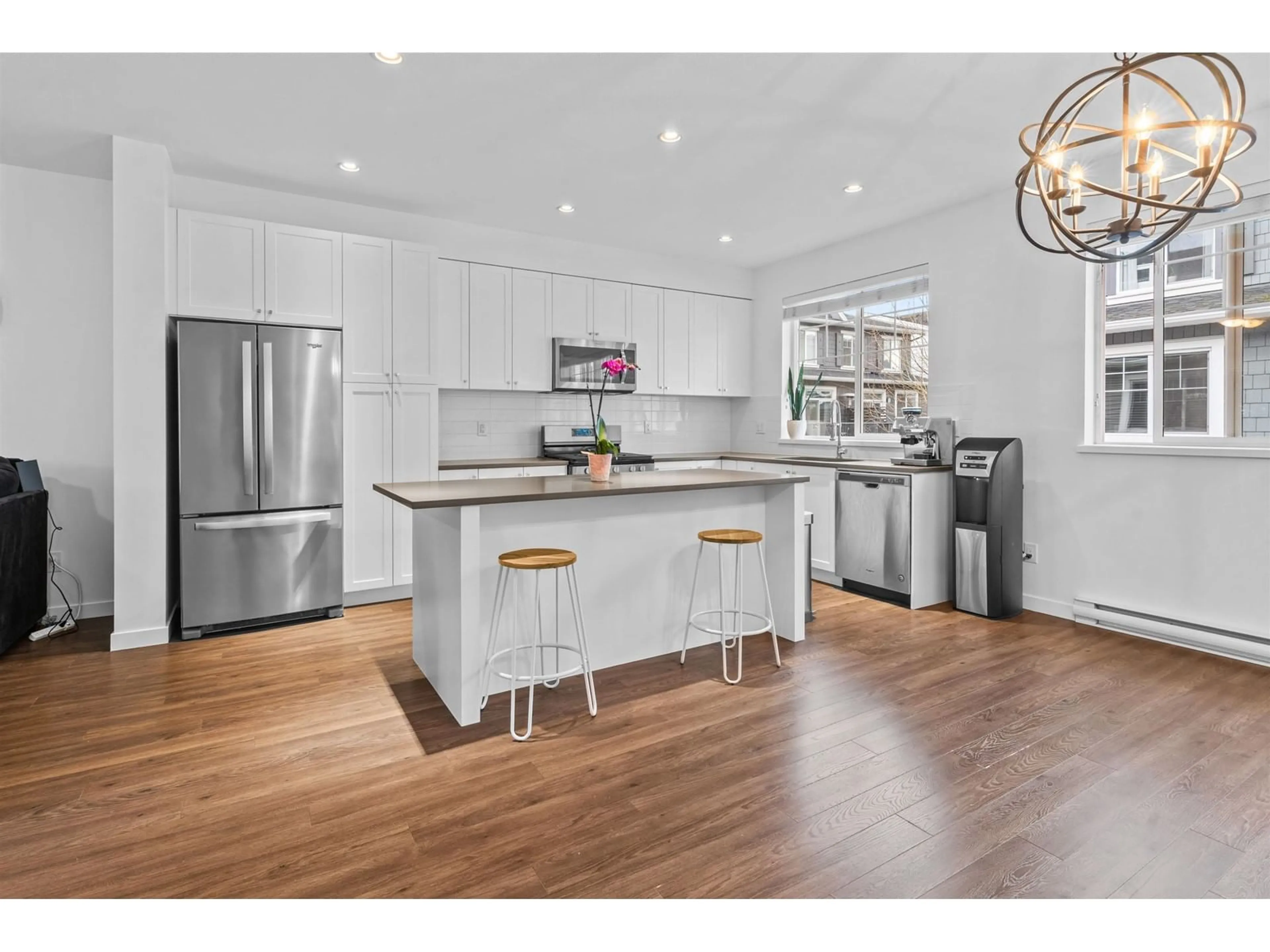 Open concept kitchen, wood/laminate floor for 30 - 127 172, Surrey British Columbia V3Z0W9