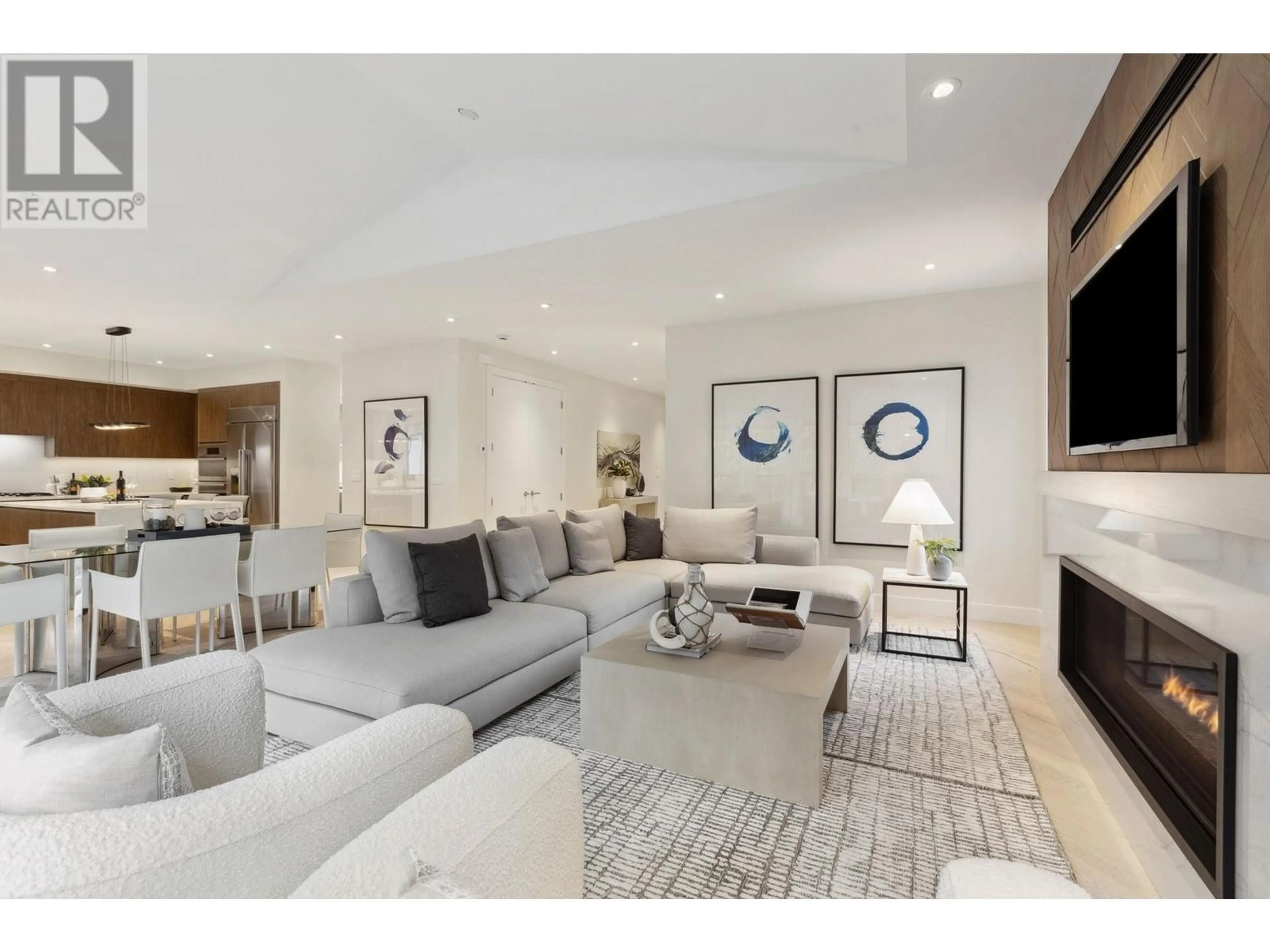 Living room with furniture, unknown for 3533 ANNE MACDONALD WAY, North Vancouver British Columbia V7G2S7