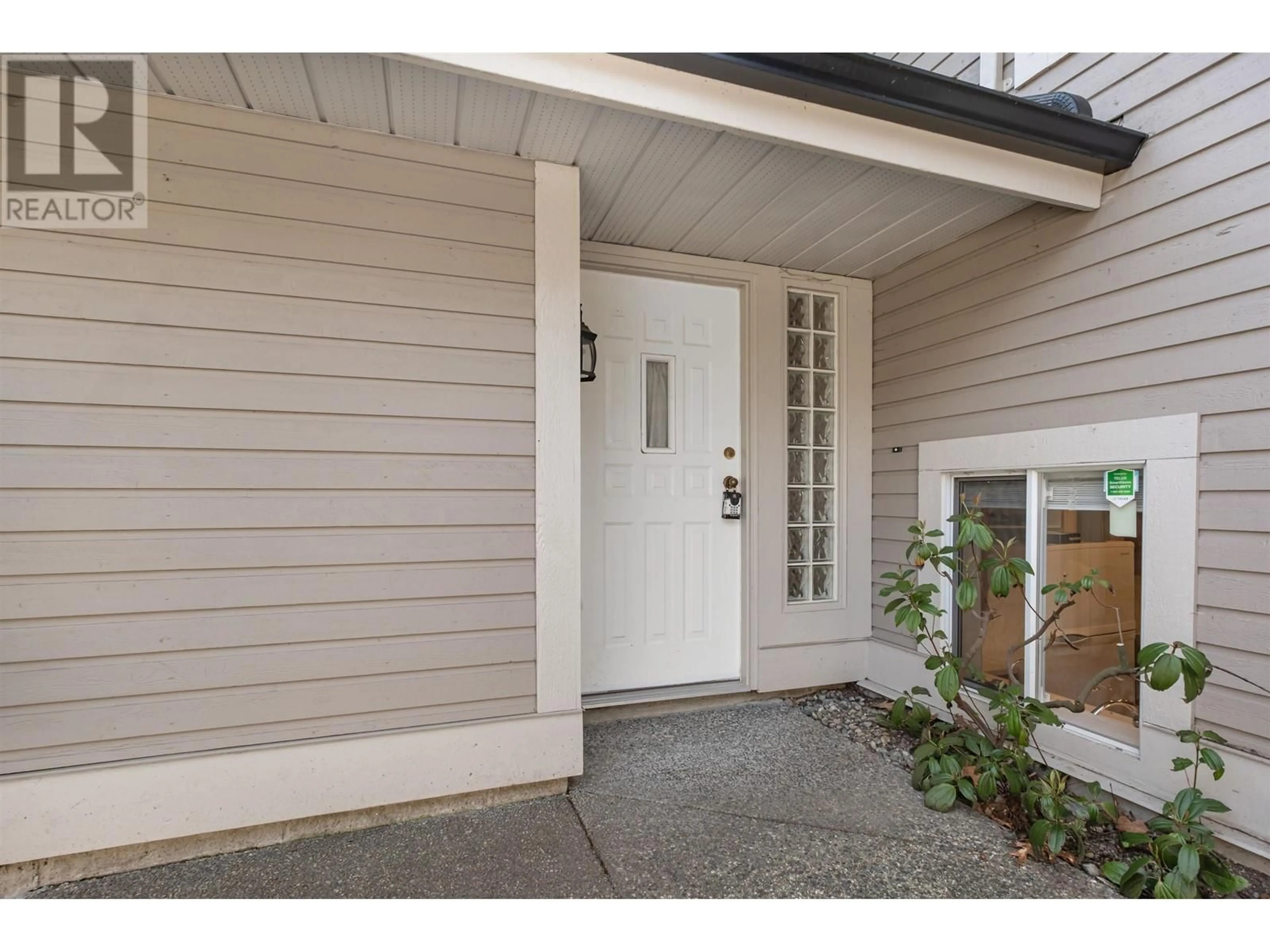 Indoor entryway for 24 - 181 RAVINE DRIVE, Port Moody British Columbia V3H4T3