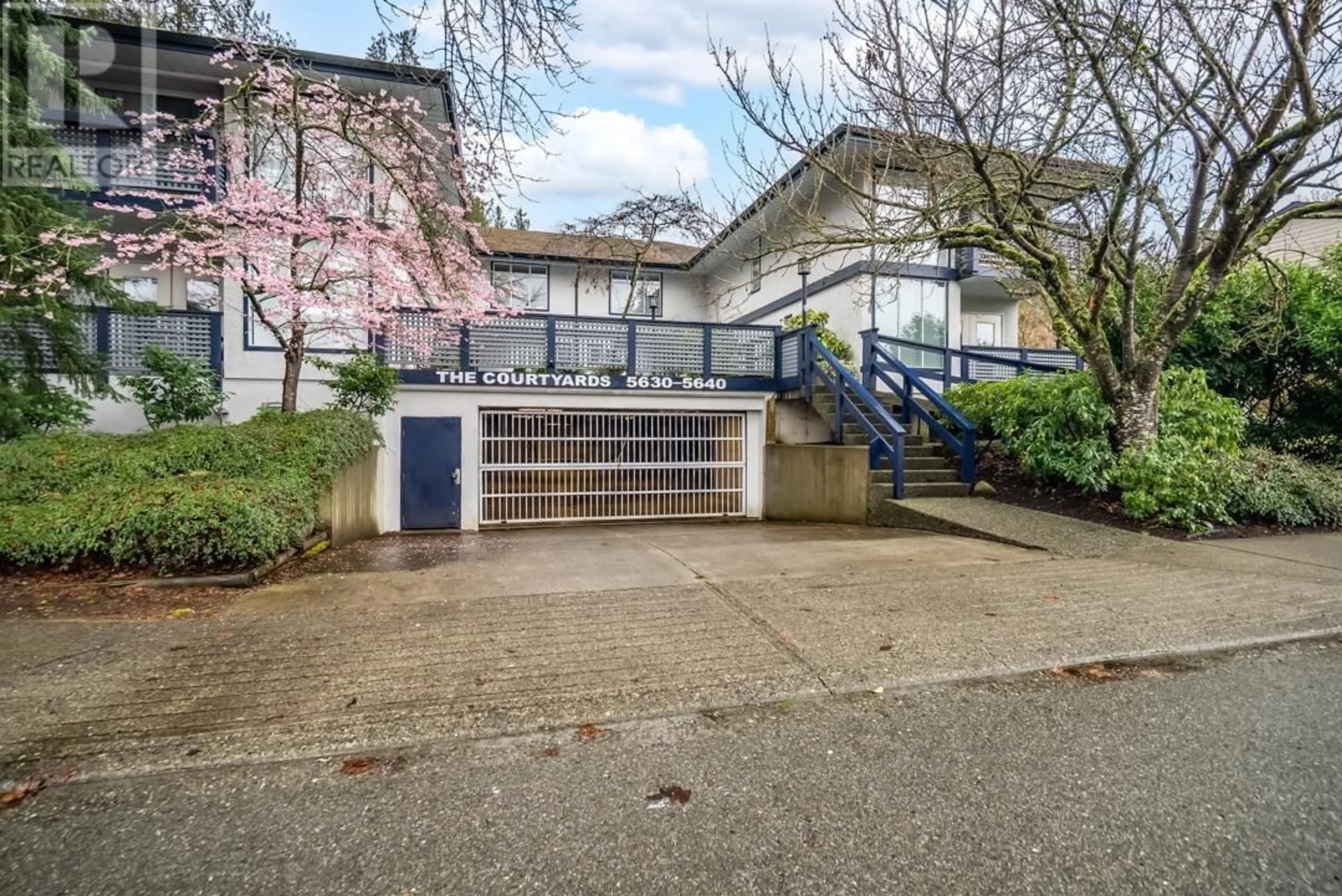 A pic from outside/outdoor area/front of a property/back of a property/a pic from drone, street for 5632 16 AVENUE, Delta British Columbia V4L1G7