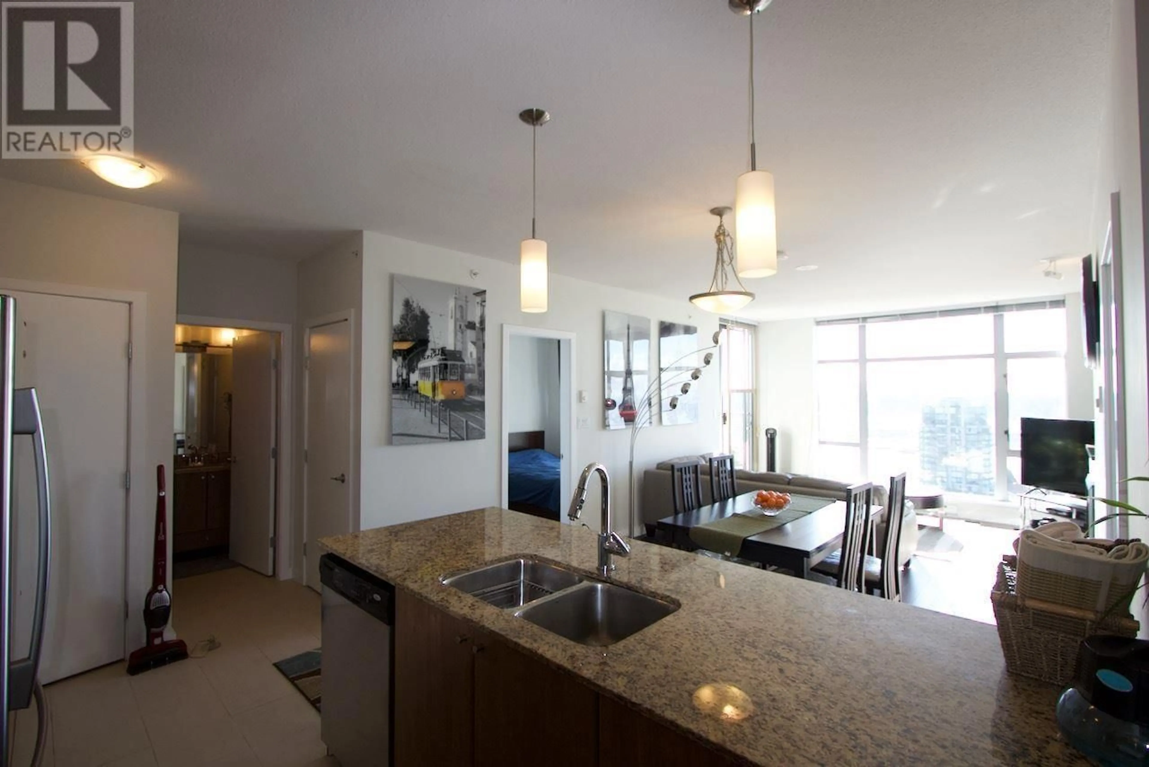 Open concept kitchen, unknown for 2005 - 280 ROSS DRIVE, New Westminster British Columbia V3L0X2
