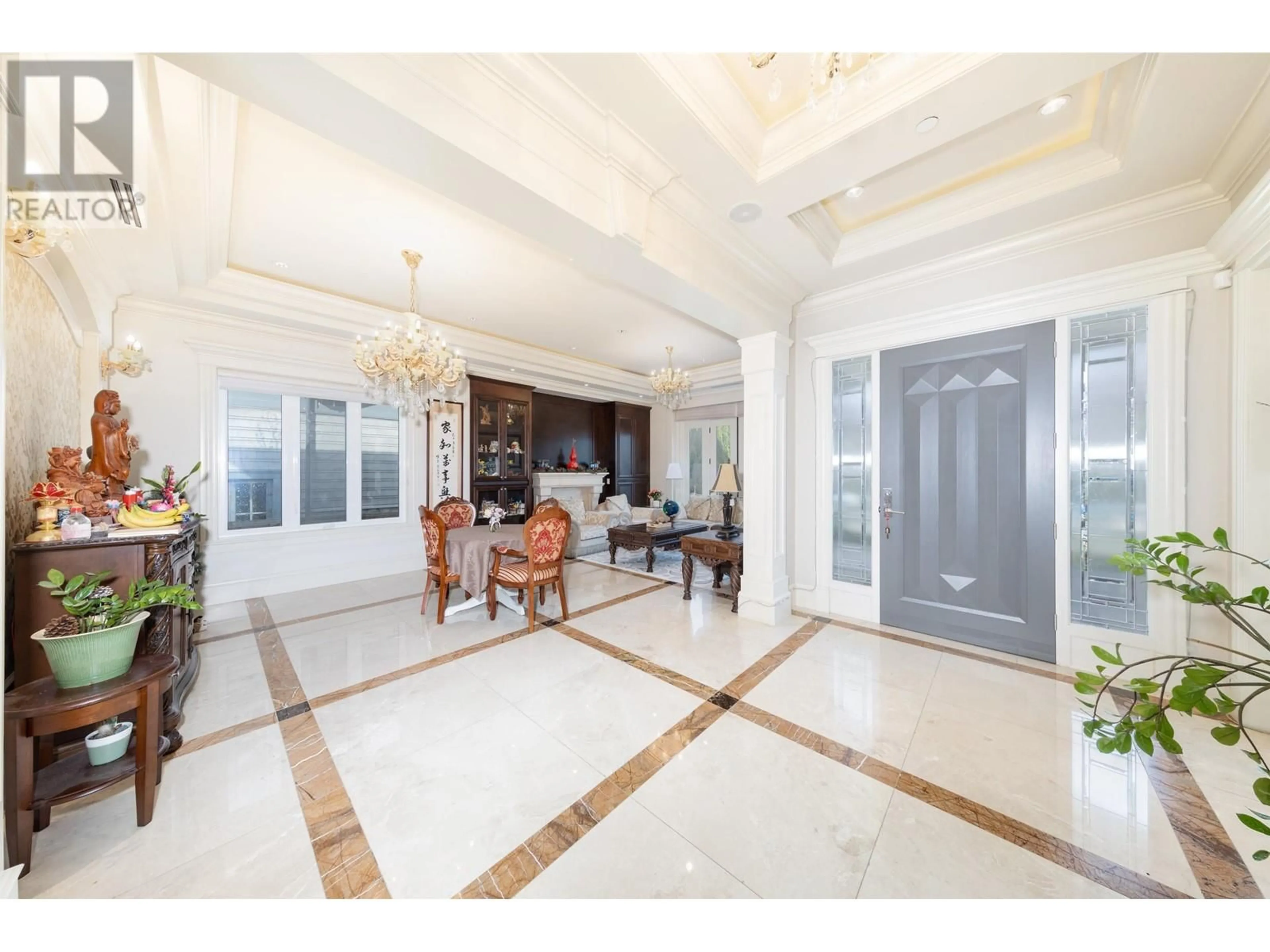Indoor foyer for 3356 32ND AVENUE, Vancouver British Columbia V6S1Y9