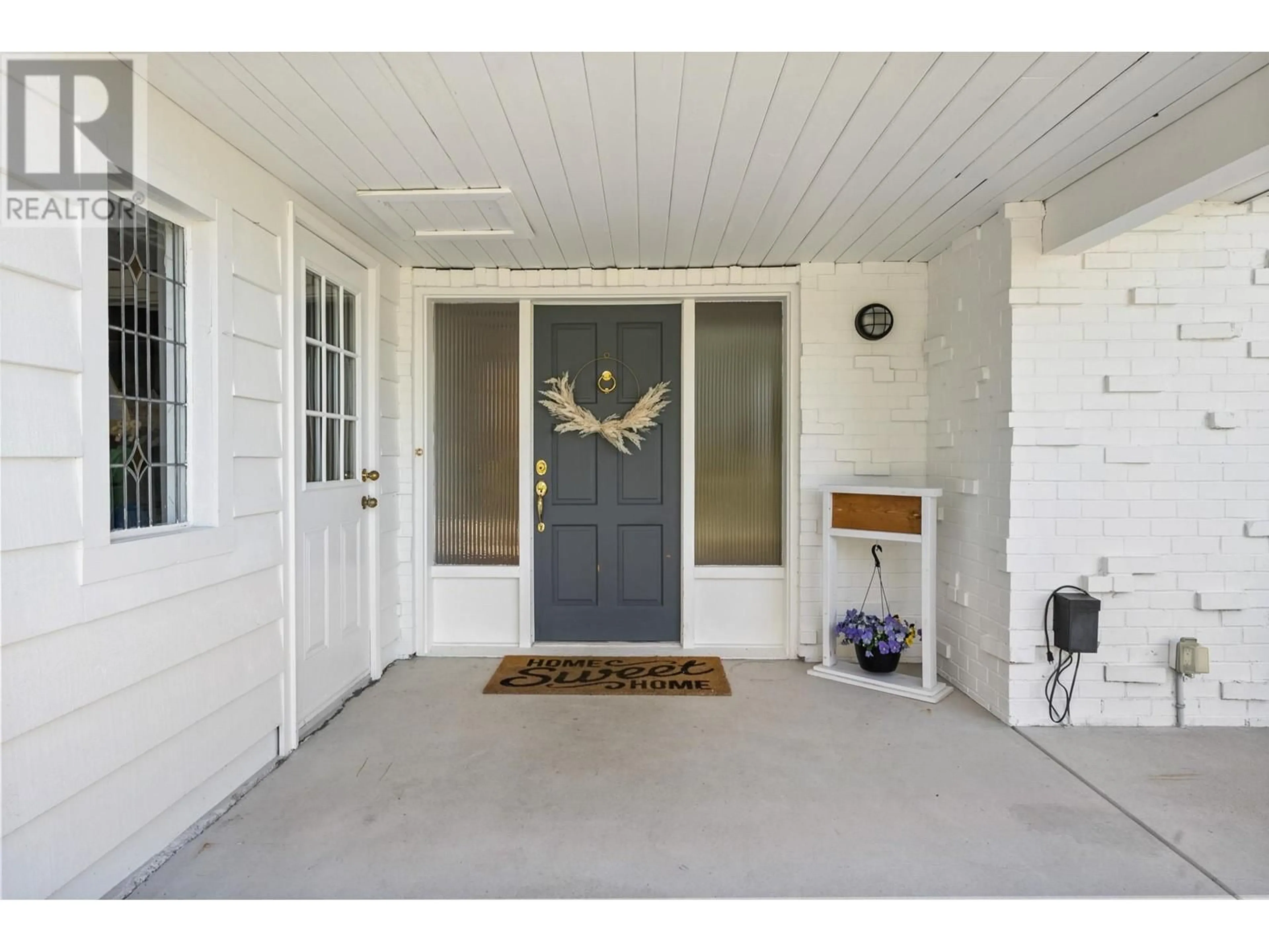 Indoor entryway for 1017 WALALEE DRIVE, Delta British Columbia V4M2L9