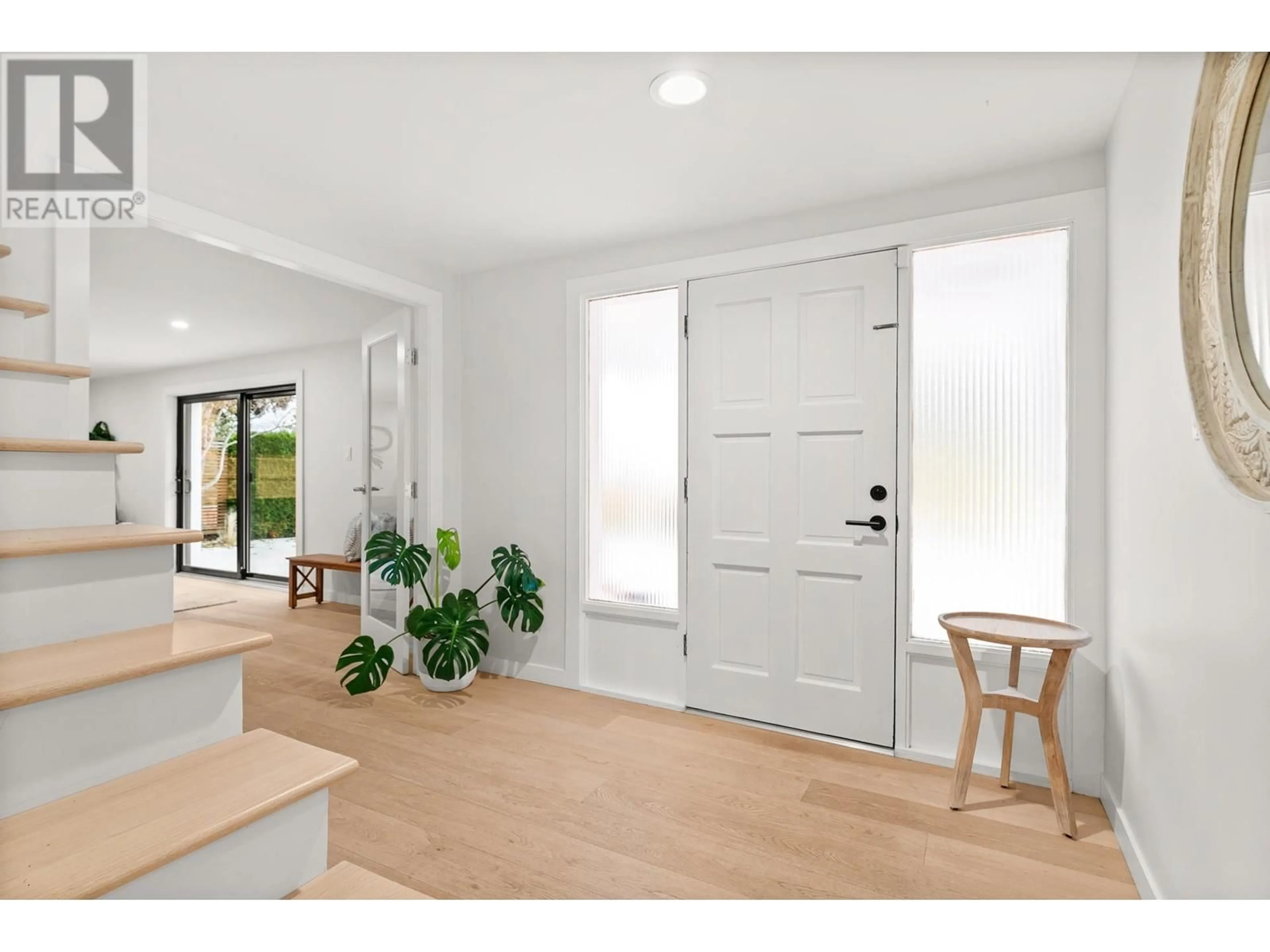 Indoor entryway for 1017 WALALEE DRIVE, Delta British Columbia V4M2L9
