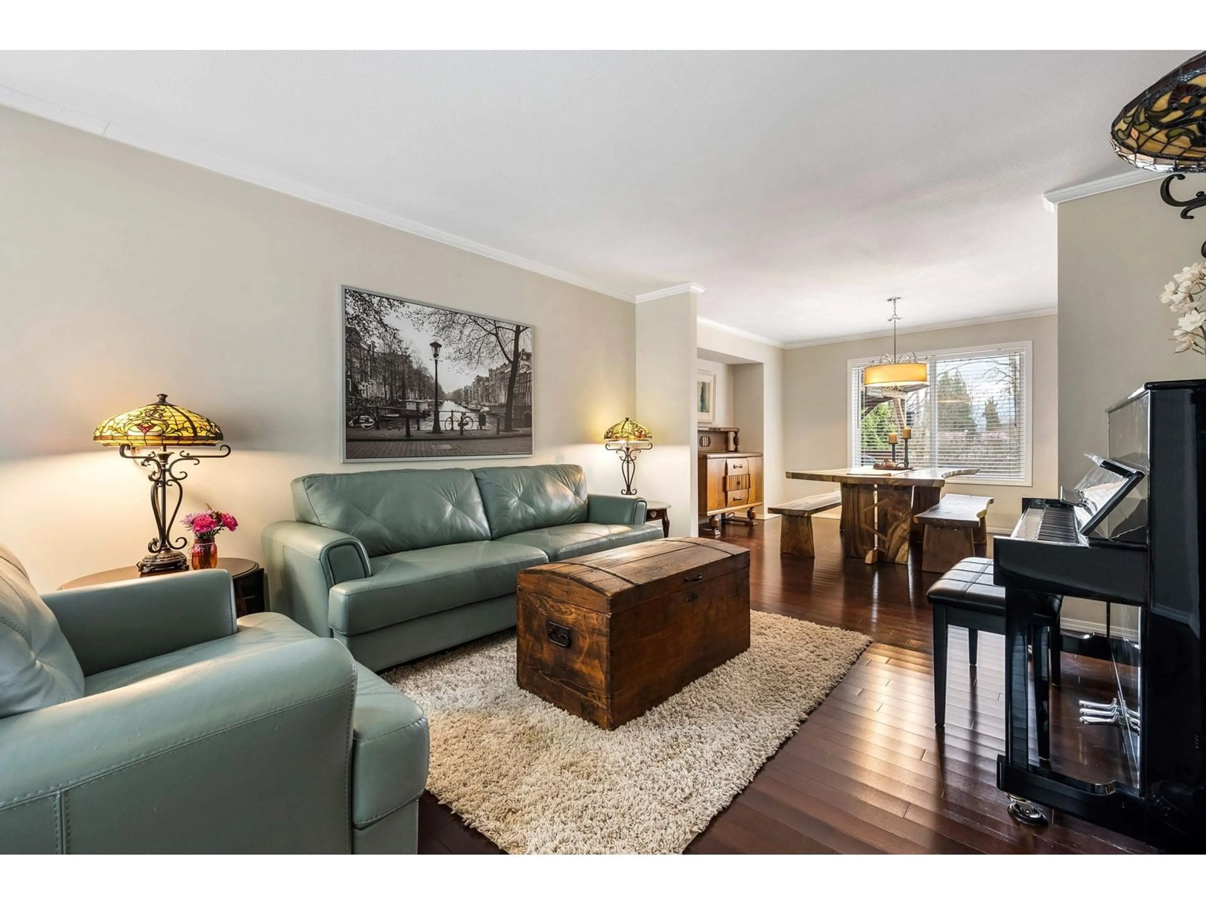 Living room with furniture, wood/laminate floor for 10161 BEAVER CRESCENT, Chilliwack British Columbia V2P7X4