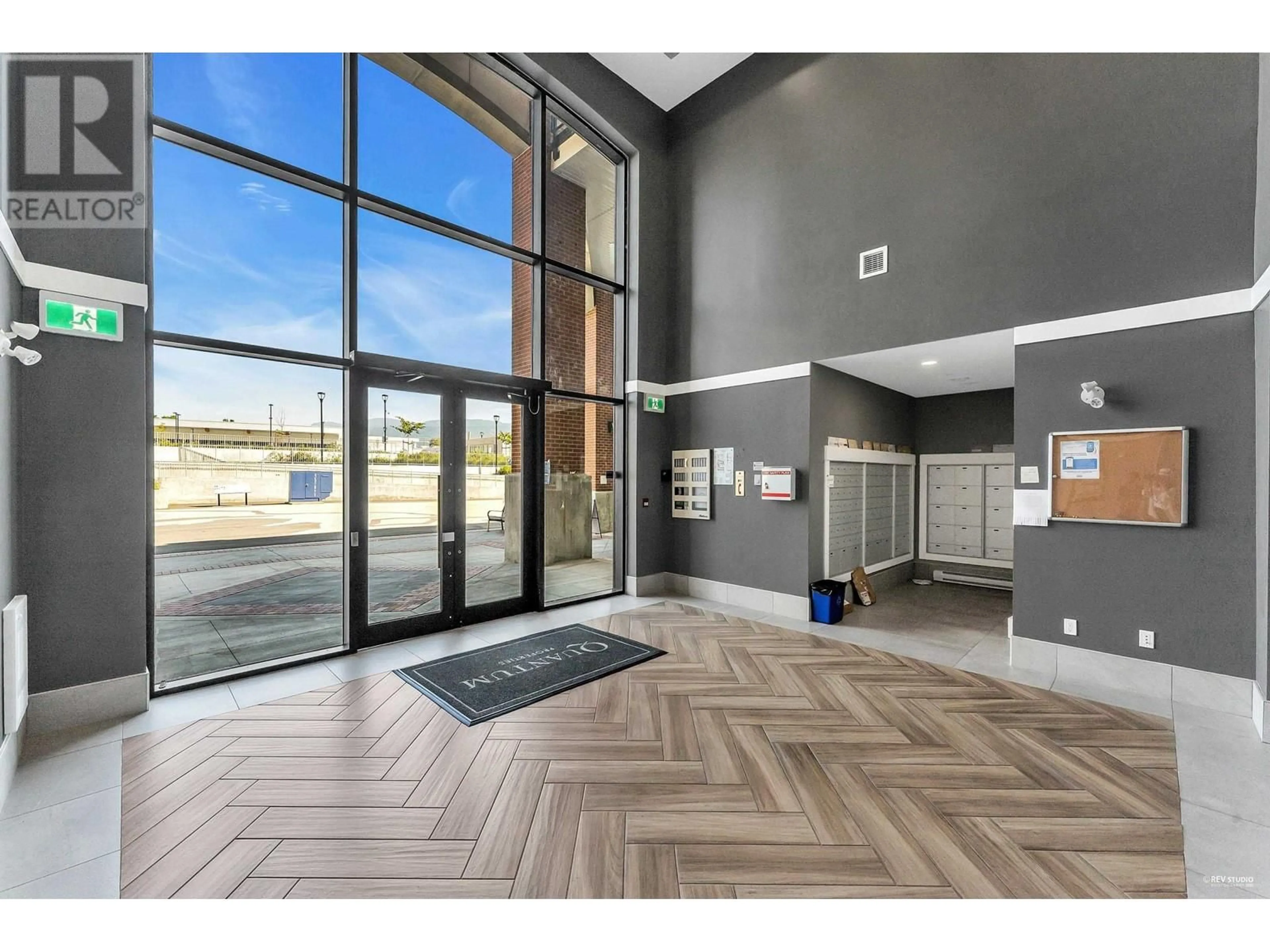 Indoor foyer for 3223 - 2180 KELLY AVENUE, Port Coquitlam British Columbia V3C0S4