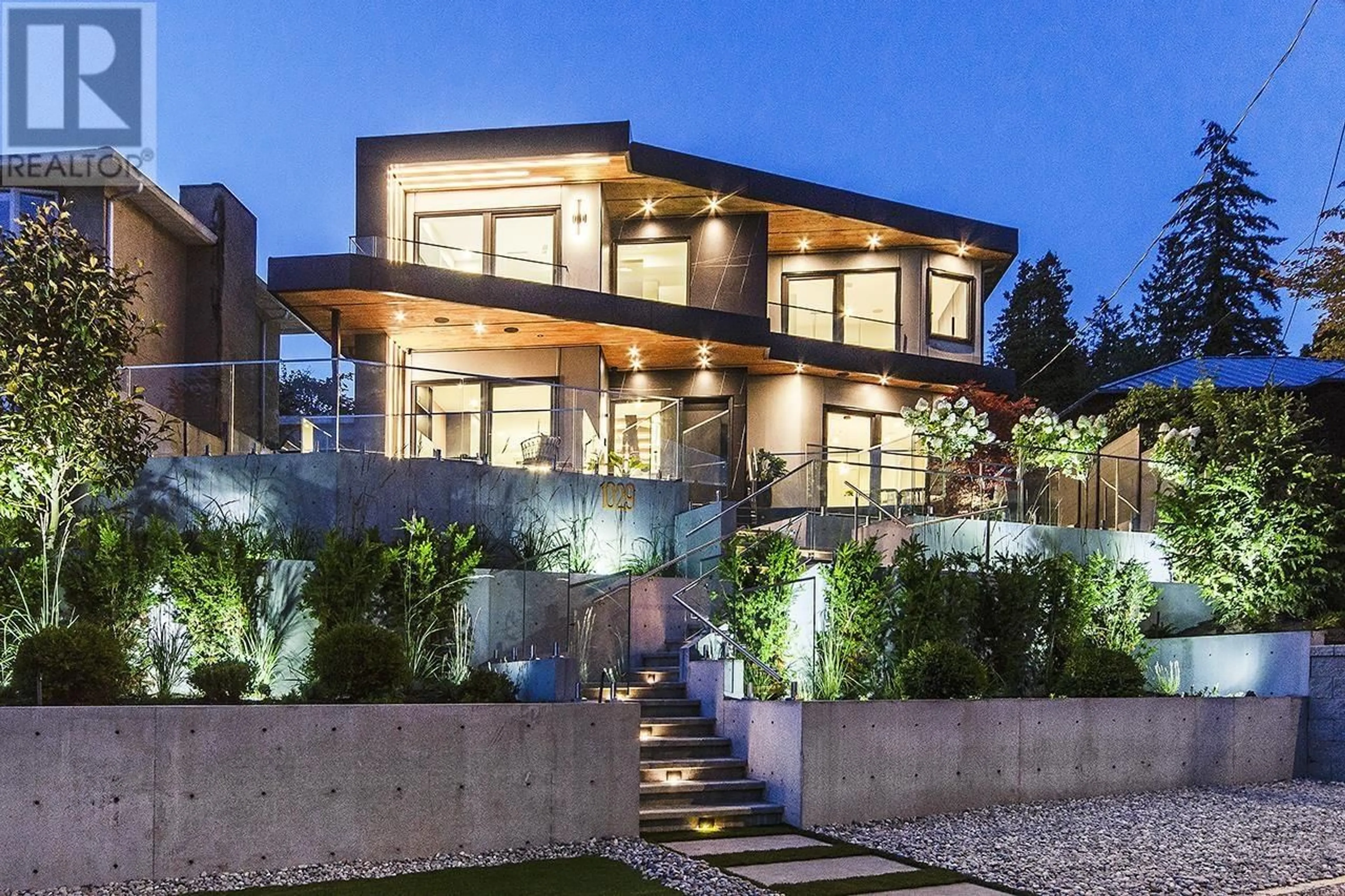 Home with brick exterior material, street for 1029 ESPLANADE AVENUE, West Vancouver British Columbia V7T1G2
