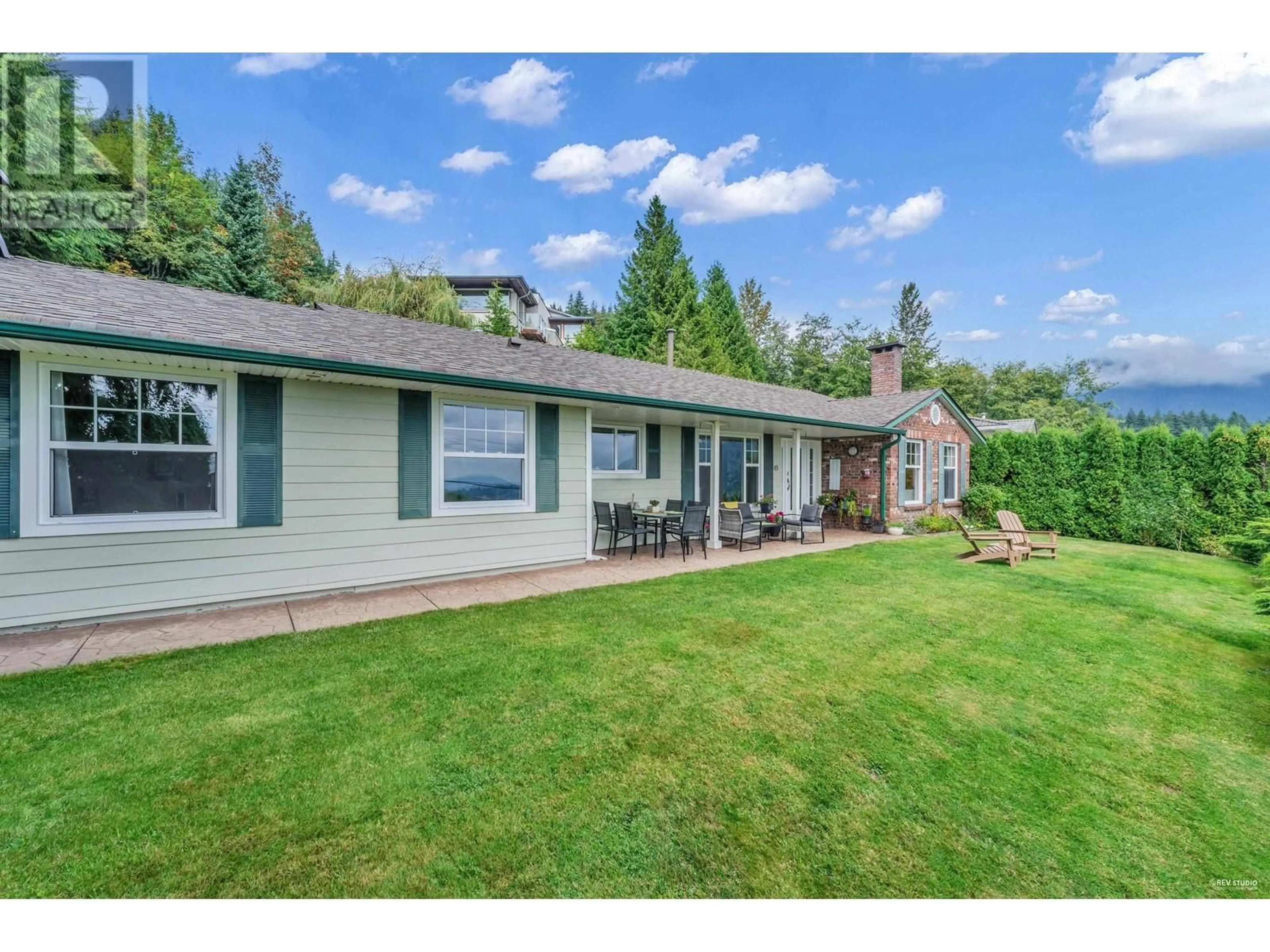 A pic from outside/outdoor area/front of a property/back of a property/a pic from drone, unknown for 540 CRAIGMOHR DRIVE, West Vancouver British Columbia V7S1W6